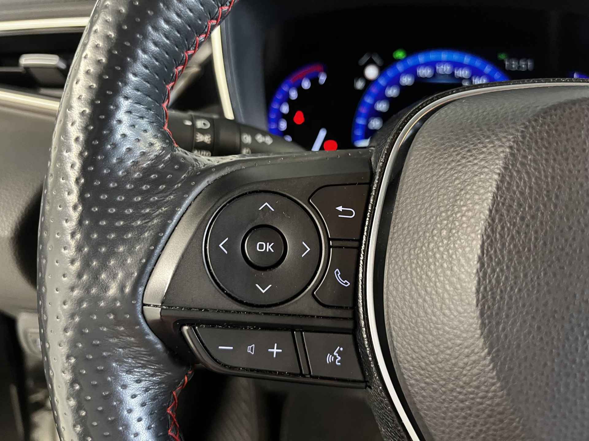 Toyota Corolla Touring Sports 1.8 Hybrid GR-Sport | Stoelverwarming & Stuurwielverwarming | Apple Carplay / Android Auto | - 14/38