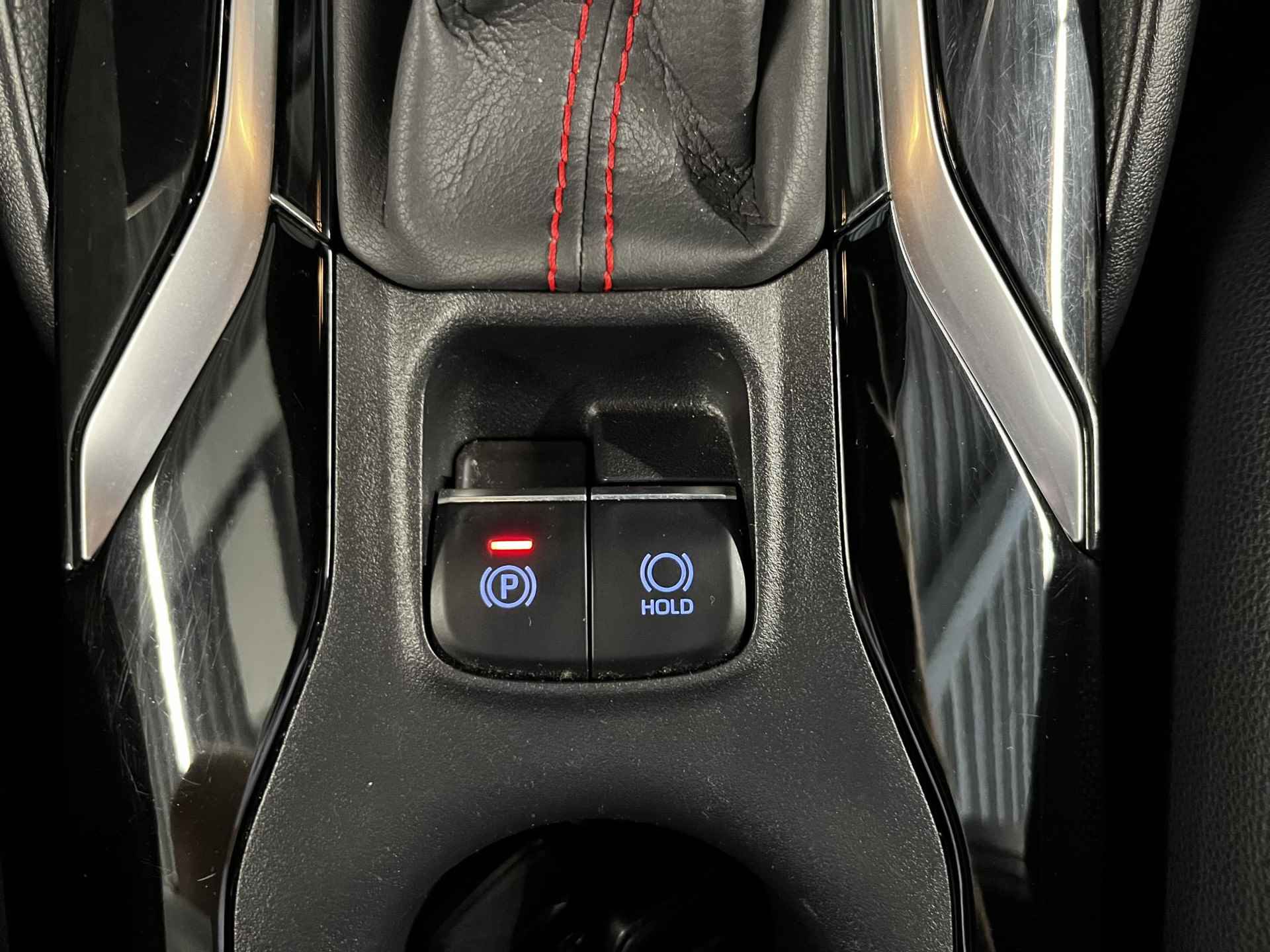 Toyota Corolla Touring Sports 1.8 Hybrid GR-Sport | Stoelverwarming & Stuurwielverwarming | Apple Carplay / Android Auto | - 20/38