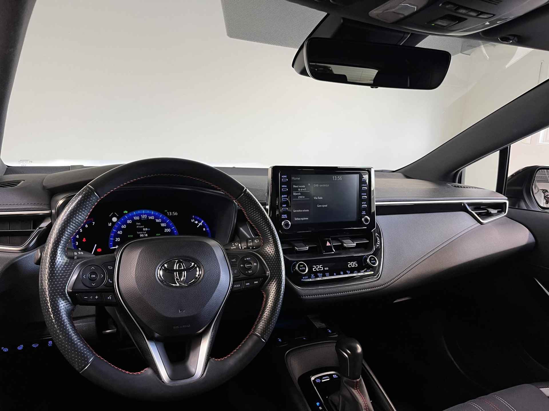 Toyota Corolla Touring Sports 1.8 Hybrid GR-Sport | Stoelverwarming & Stuurwielverwarming | Apple Carplay / Android Auto | - 22/38