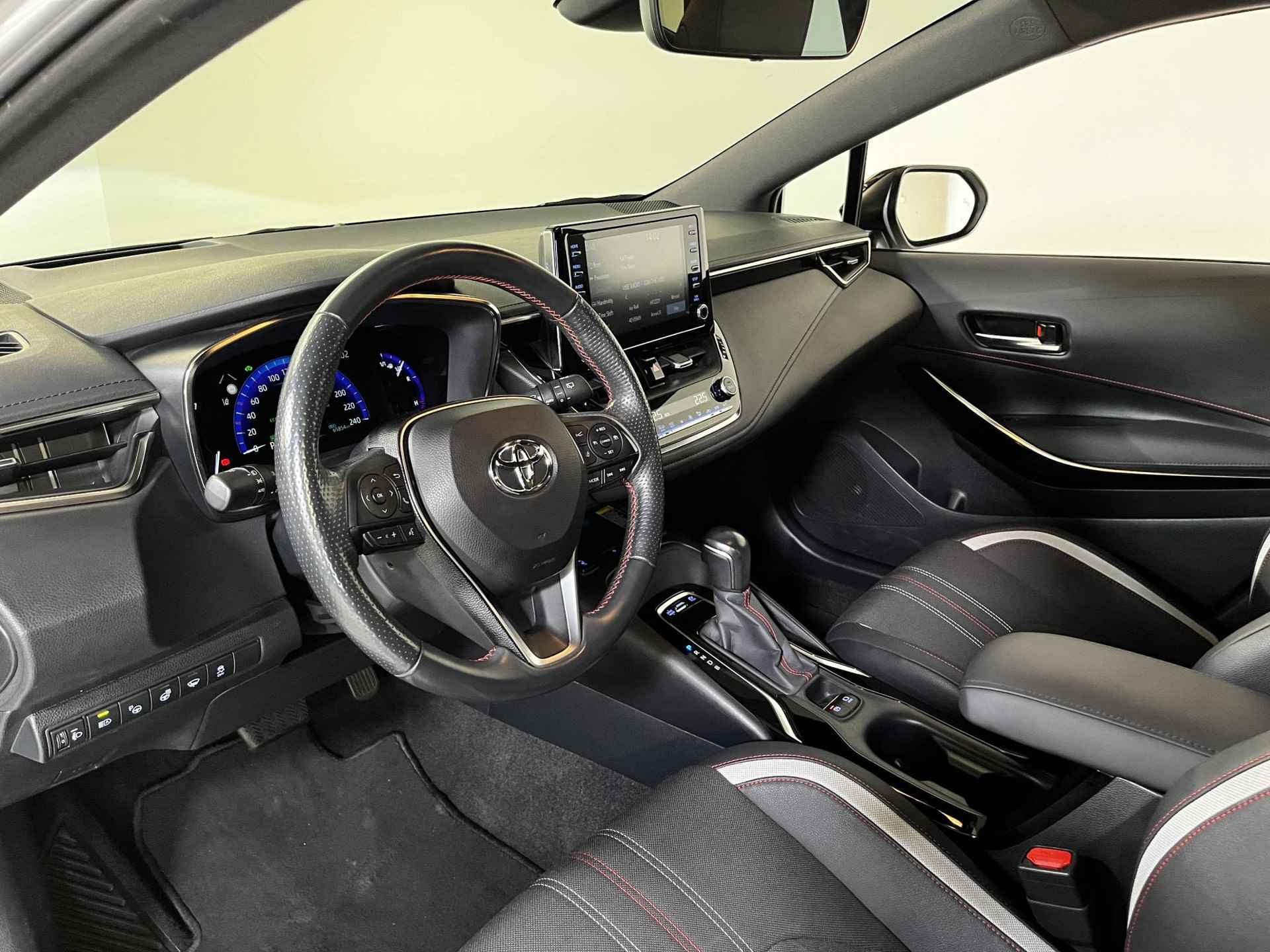Toyota Corolla Touring Sports 1.8 Hybrid GR-Sport | Stoelverwarming & Stuurwielverwarming | Apple Carplay / Android Auto | - 23/38