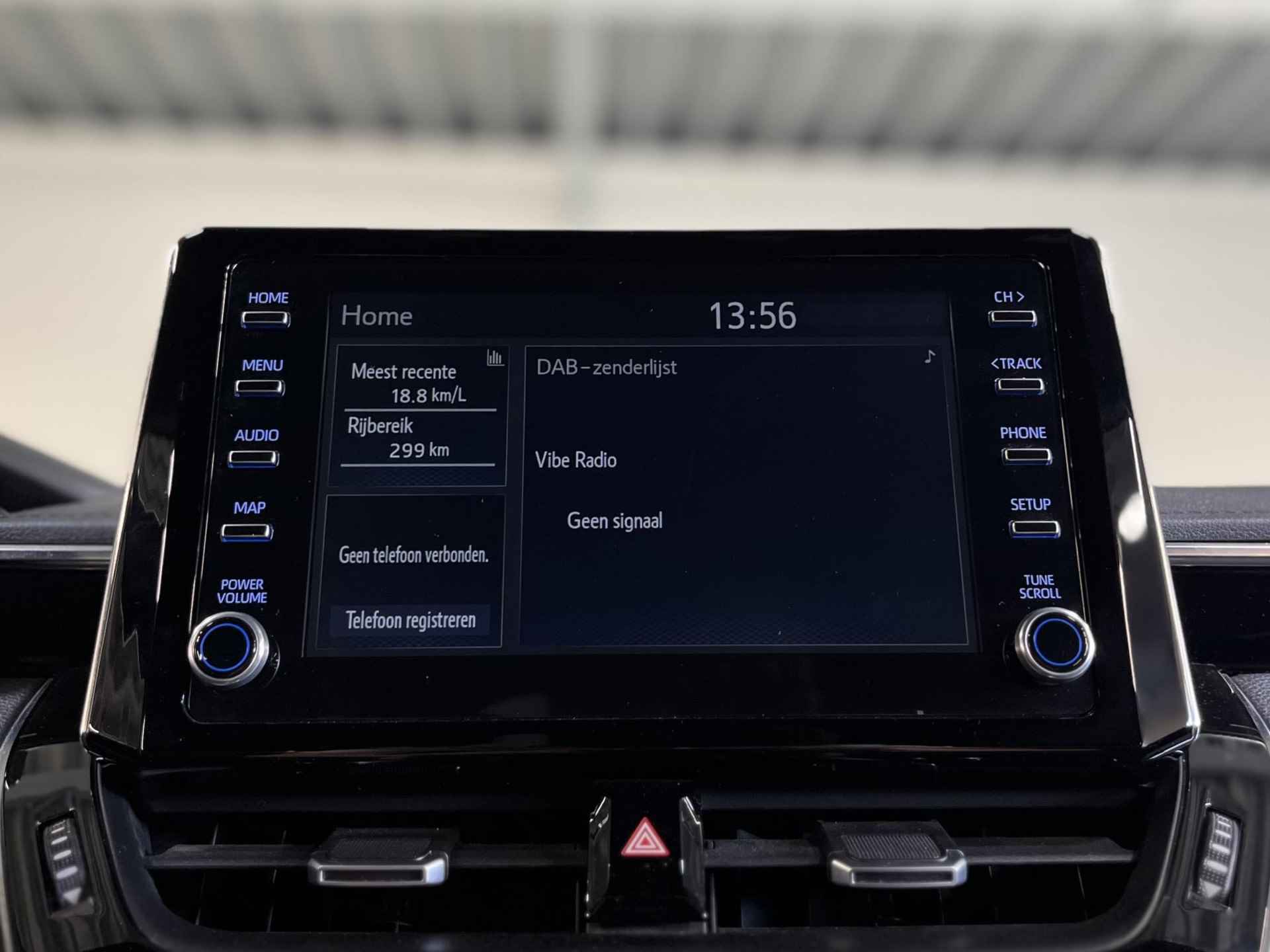 Toyota Corolla Touring Sports 1.8 Hybrid GR-Sport | Stoelverwarming & Stuurwielverwarming | Apple Carplay / Android Auto | - 30/38