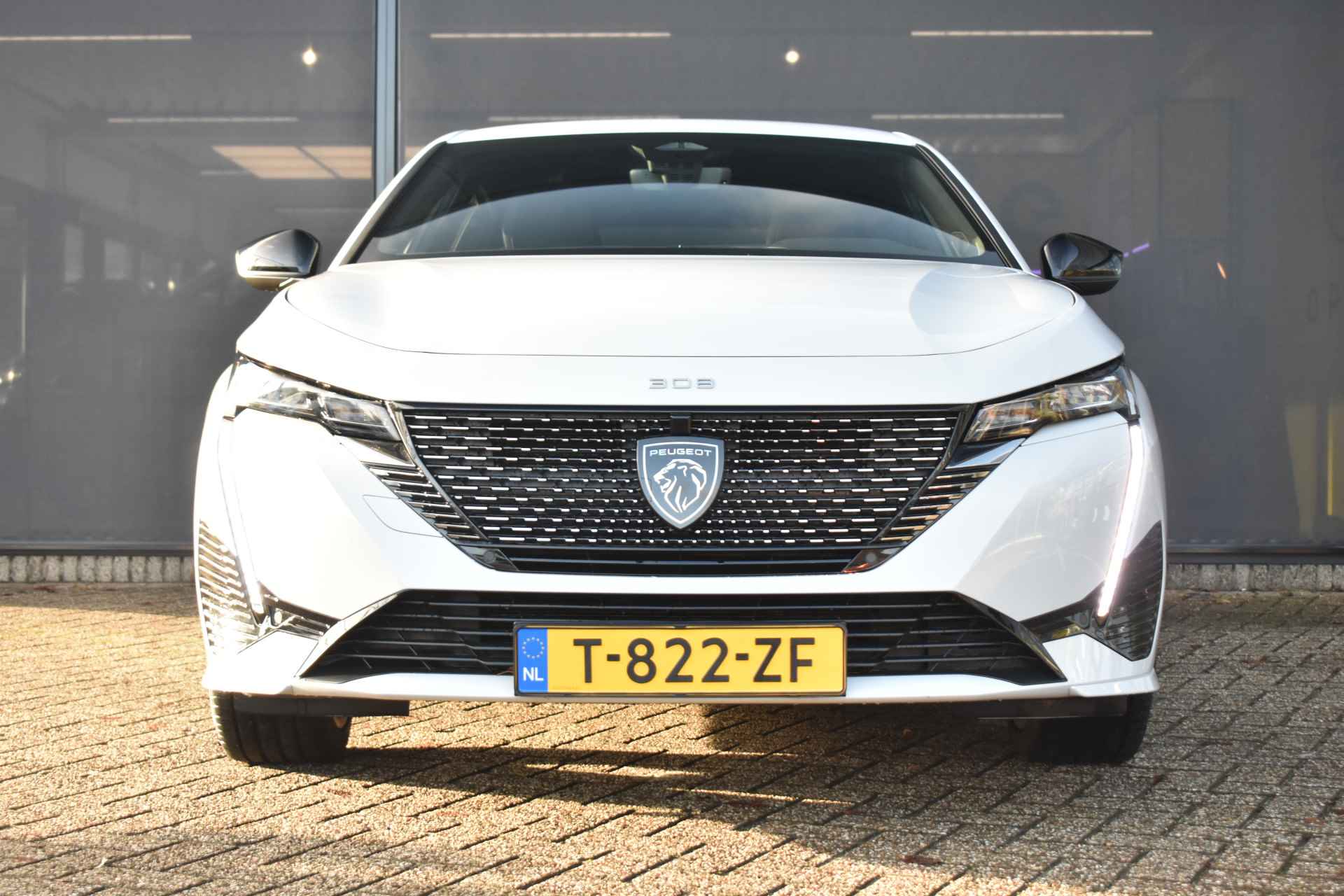 Peugeot E-308 EV GT First Edition 54 kWh | Navigatie Pro | Keyless-Entry | Stoel/Stuurverwarming | Achteruitrijcamera | LED-Matrix | Dodehoek- - 5/53