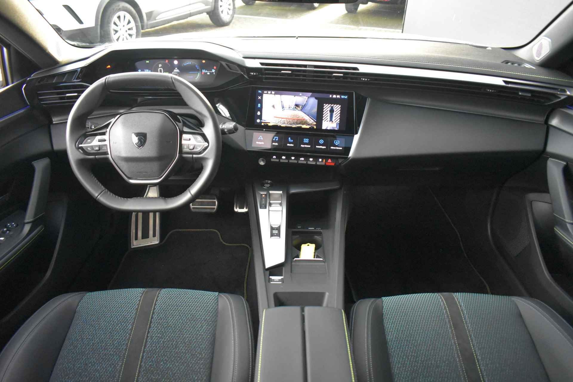 Peugeot E-308 EV GT First Edition 54 kWh | Navigatie Pro | Keyless-Entry | Stoel/Stuurverwarming | Achteruitrijcamera | LED-Matrix | Dodehoek- - 13/53