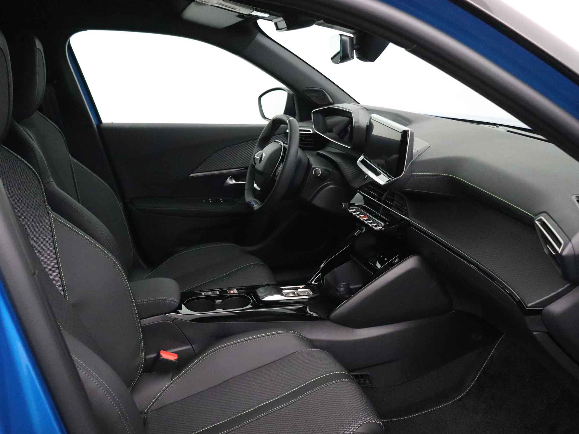 Peugeot e-2008 EV GT 54 kWh | Navigatie | Camera | Climate | Cruise | Parkeersensoren V+A | Apple Carplay & Android Auto | - 33/39