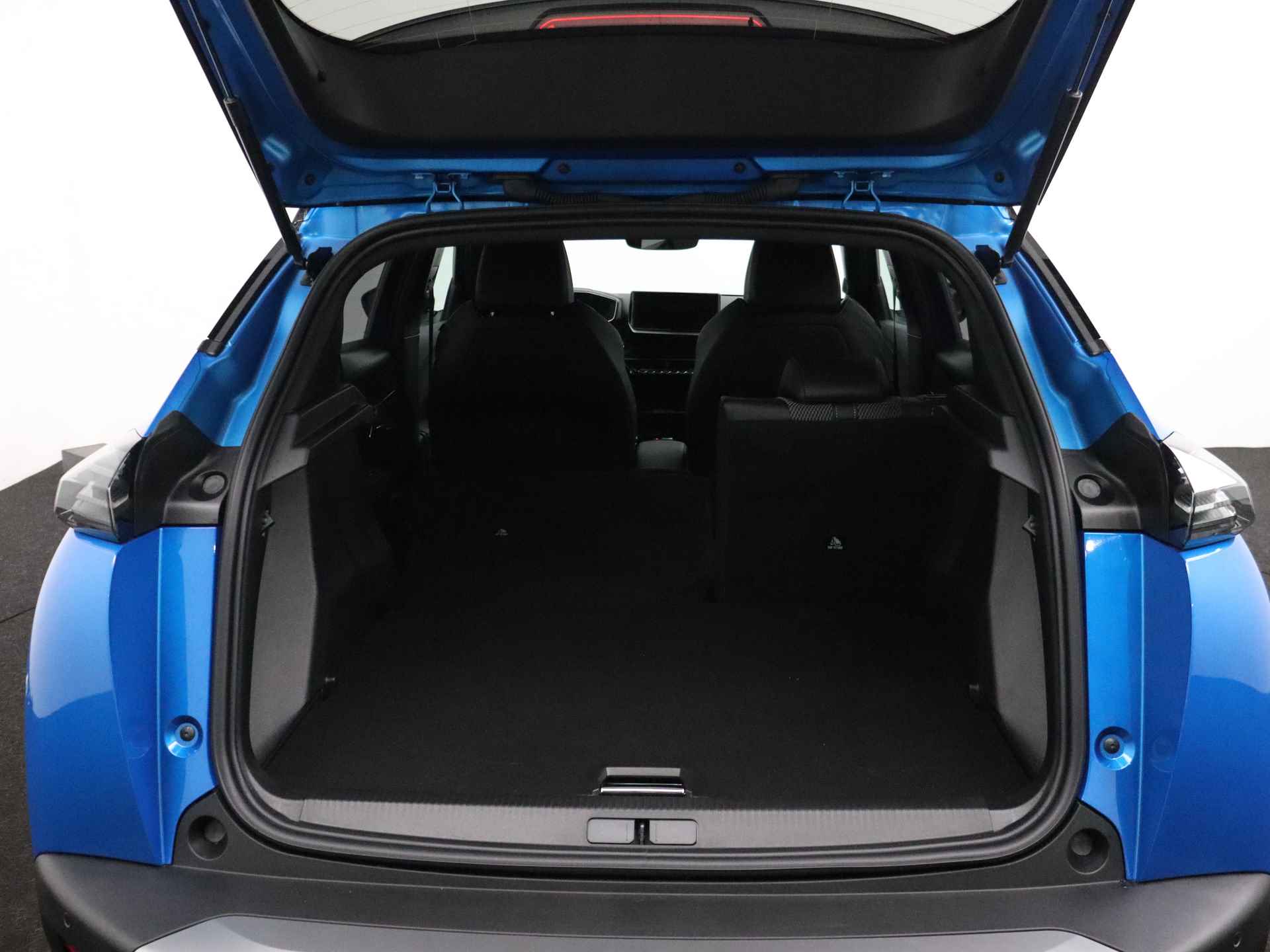 Peugeot e-2008 EV GT 54 kWh | Navigatie | Camera | Climate | Cruise | Parkeersensoren V+A | Apple Carplay & Android Auto | - 35/39