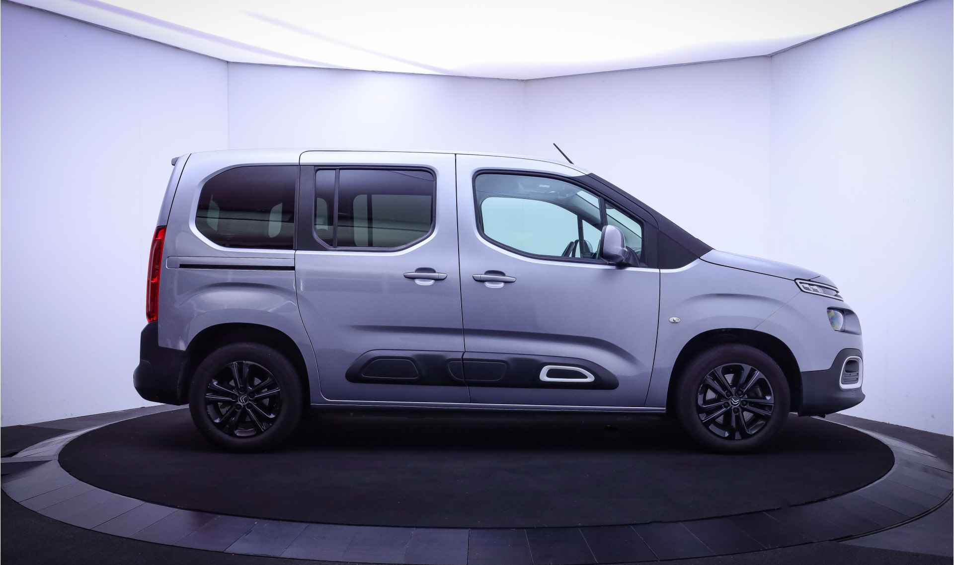 Citroën Berlingo 1.2T Aut. Feel NAVI/CARPLAY/TREKHAAK/CRUISE/CLIMA/2X SCHUIFDEUR/LED DAGRIJ/LMV - 4/25