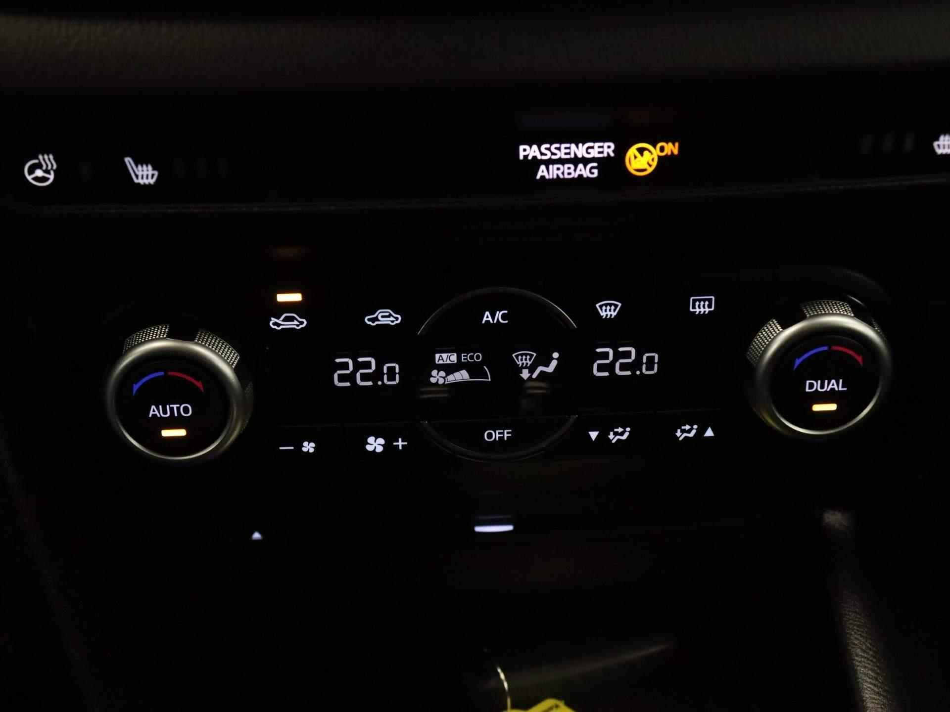 Mazda 3 2.0 SkyActiv-G 120 TS+ - NAVIGATIE - STUUR EN STOELVERWARMING - PARKEERSENSOREN VOOR EN ACHTER - CLIMATE CONTROL - 24/28