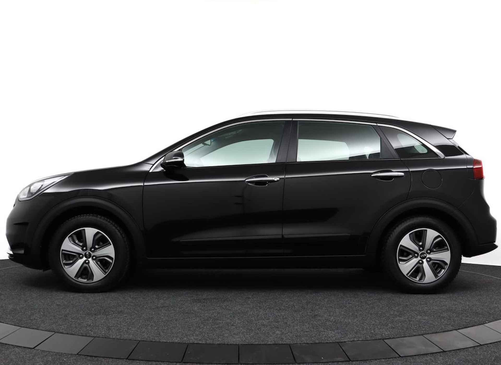 Kia Niro 1.6 GDi Hybrid First Edition - Navigatie - Cruise Control - Airco - Climate Control - Apple CarPlay / Android Auto - Fabrieksgarantie tot 05-2024 - 4/54