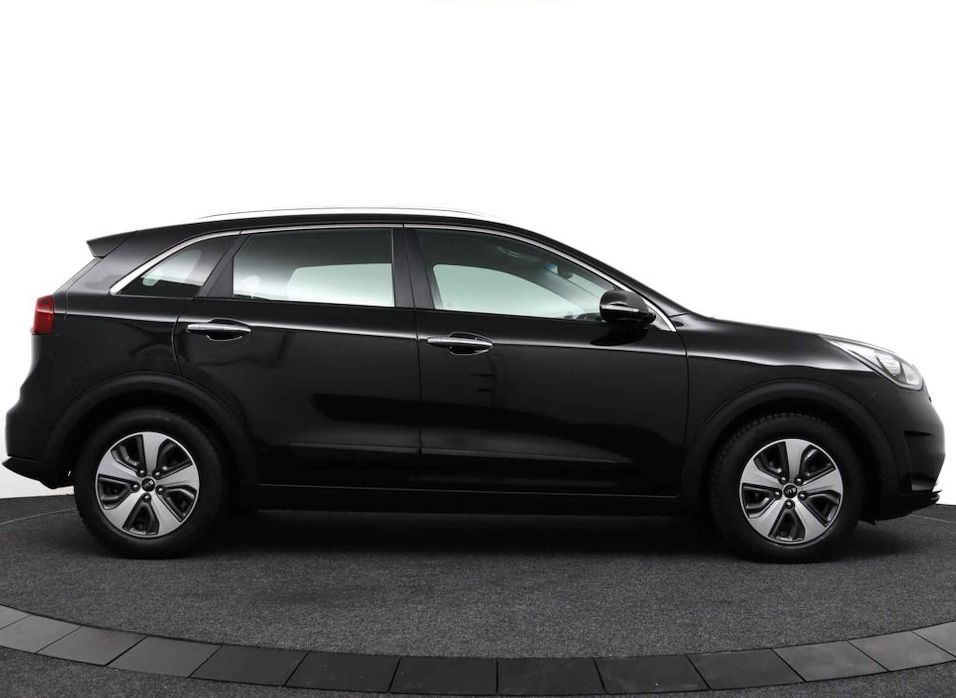 Kia Niro 1.6 GDi Hybrid First Edition - Navigatie - Cruise Control - Airco - Climate Control - Apple CarPlay / Android Auto - Fabrieksgarantie tot 05-2024 - 10/54