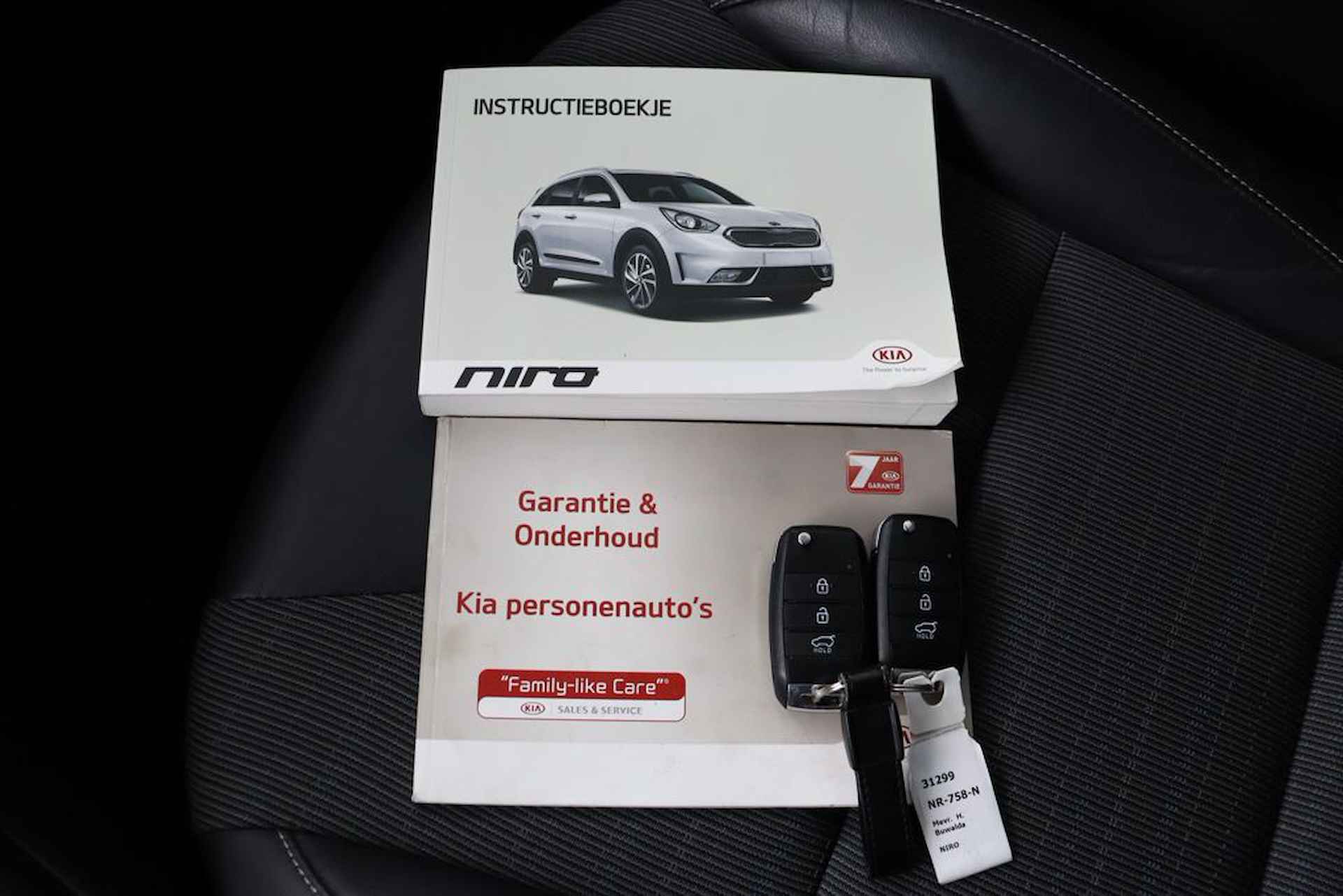 Kia Niro 1.6 GDi Hybrid First Edition - Navigatie - Cruise Control - Airco - Climate Control - Apple CarPlay / Android Auto - Fabrieksgarantie tot 05-2024 - 43/54