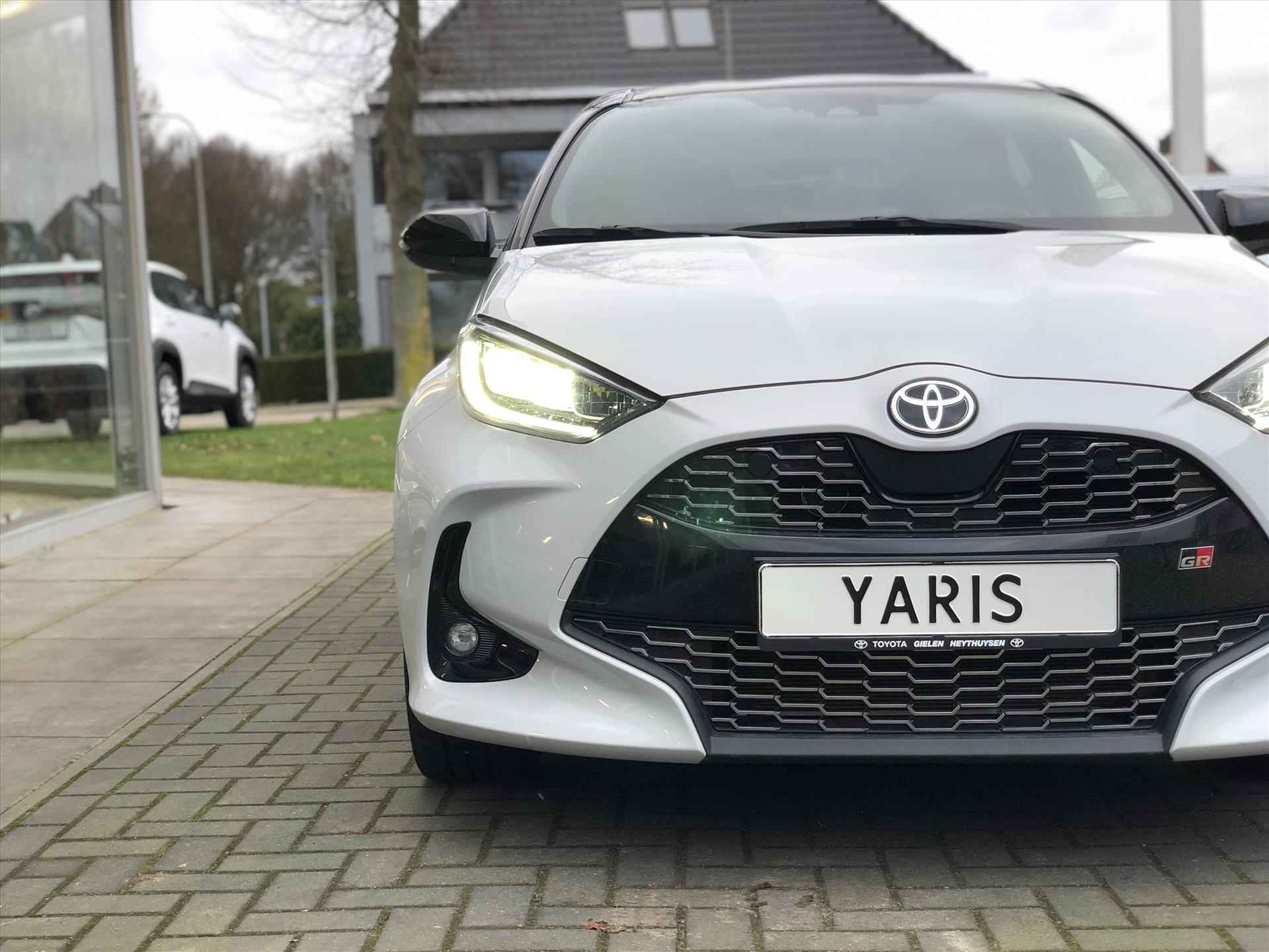 Toyota Yaris 1.5 Hybrid GR Sport | JBL, Dodehoekherkenning, Stoelverwarming, Smart connect, Dynamic Grey, Keyless, CarPlay, Half Leer - 10/42