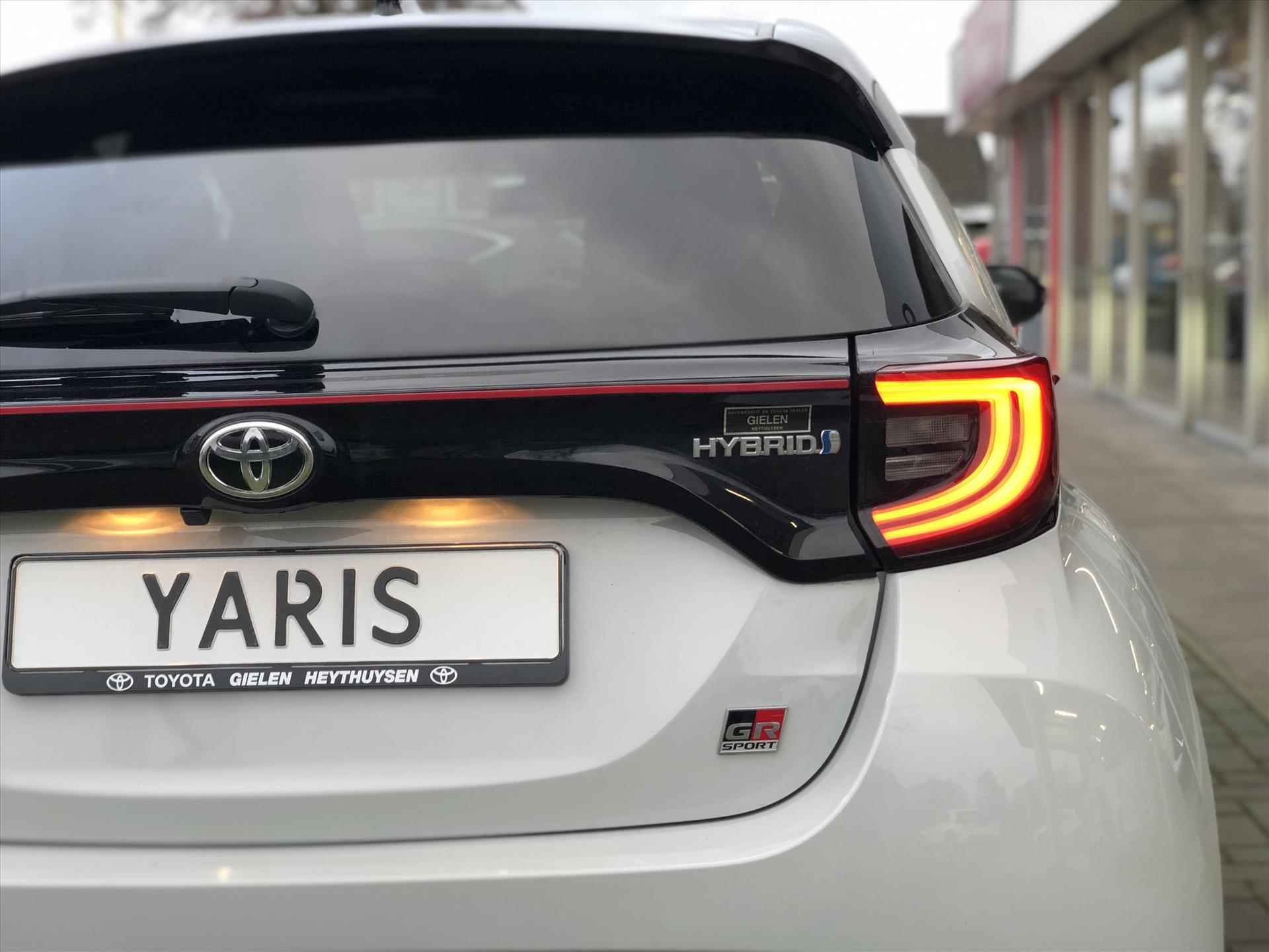 Toyota Yaris 1.5 Hybrid GR Sport | JBL, Dodehoekherkenning, Stoelverwarming, Smart connect, Dynamic Grey, Keyless, CarPlay, Half Leer - 13/42