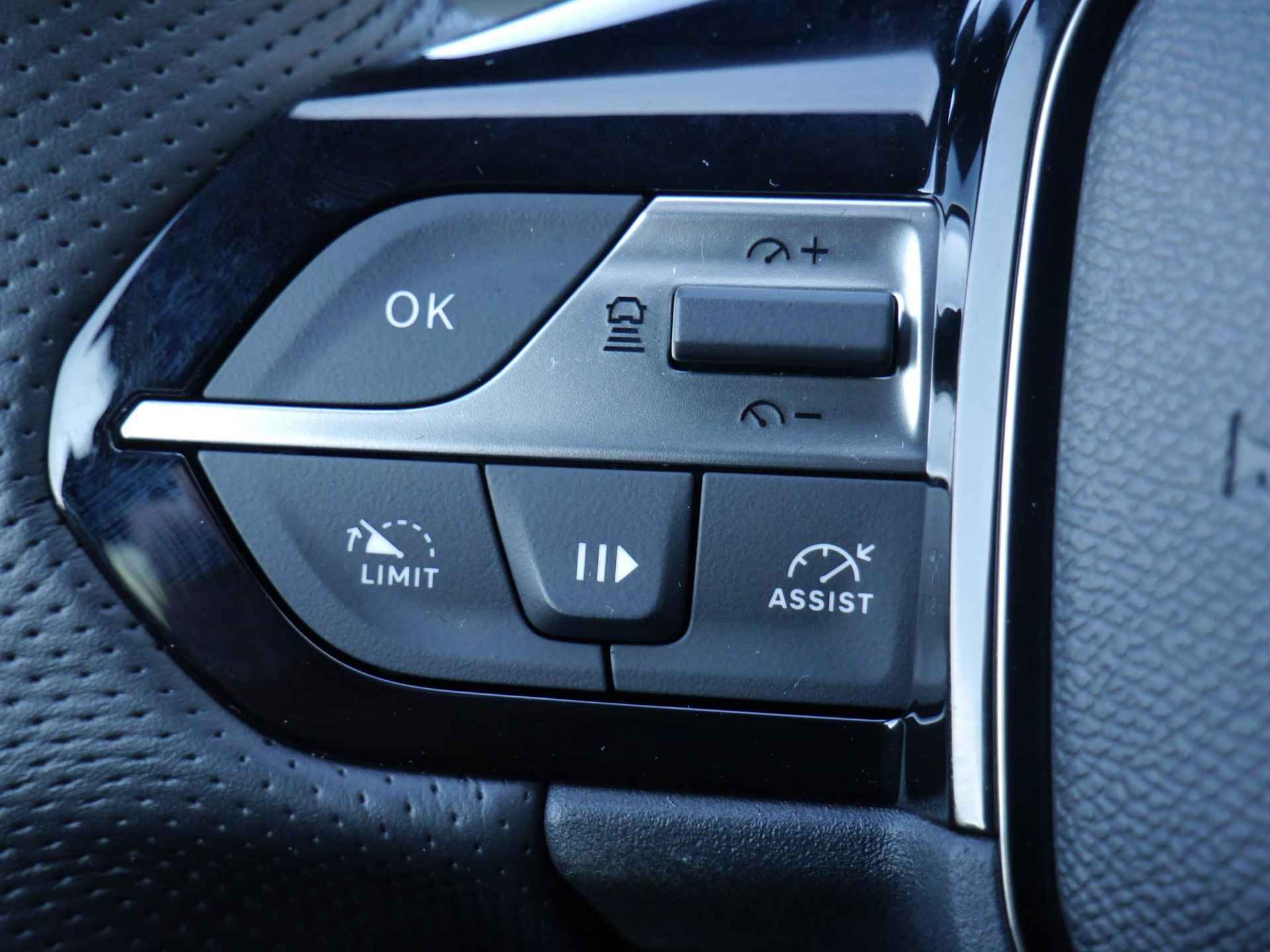 Peugeot 408 1.6 HYbrid GT EAT8 First Edition 225 Pk | AGR Comfort Stoel | Massage & Stoelverwarming | Elektronische Achterklep | 20 Inch Velgen | Adaptieve Cruise Control | Navigatie | Draadloos Apple Carplay & Android Auto - 27/64