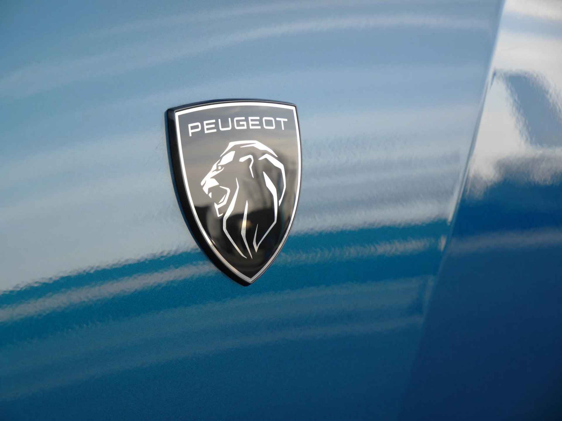 Peugeot 408 1.6 HYbrid GT EAT8 First Edition 225 Pk | AGR Comfort Stoel | Massage & Stoelverwarming | Elektronische Achterklep | 20 Inch Velgen | Adaptieve Cruise Control | Navigatie | Draadloos Apple Carplay & Android Auto - 37/64