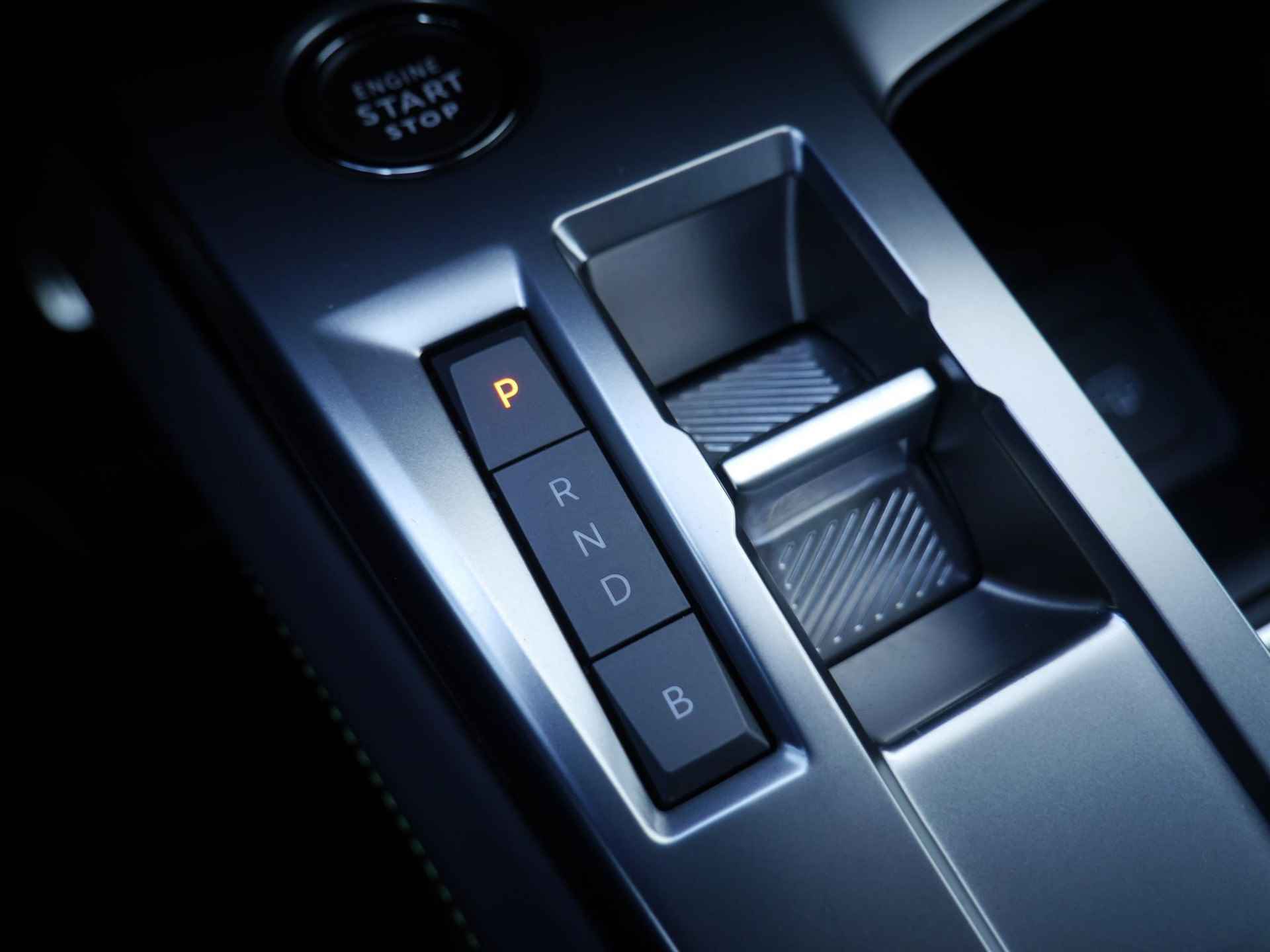 Peugeot 408 1.6 HYbrid GT EAT8 First Edition 225 Pk | AGR Comfort Stoel | Massage & Stoelverwarming | Elektronische Achterklep | 20 Inch Velgen | Adaptieve Cruise Control | Navigatie | Draadloos Apple Carplay & Android Auto - 40/64
