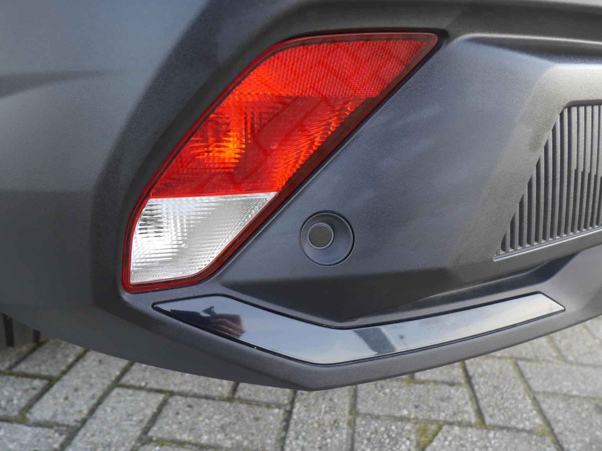 Peugeot 408 1.6 HYbrid GT EAT8 First Edition 225 Pk | AGR Comfort Stoel | Massage & Stoelverwarming | Elektronische Achterklep | 20 Inch Velgen | Adaptieve Cruise Control | Navigatie | Draadloos Apple Carplay & Android Auto - 49/64