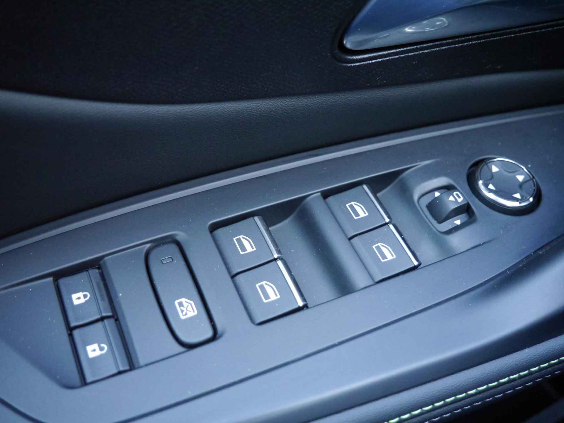 Peugeot 408 1.6 HYbrid GT EAT8 First Edition 225 Pk | AGR Comfort Stoel | Massage & Stoelverwarming | Elektronische Achterklep | 20 Inch Velgen | Adaptieve Cruise Control | Navigatie | Draadloos Apple Carplay & Android Auto - 54/64