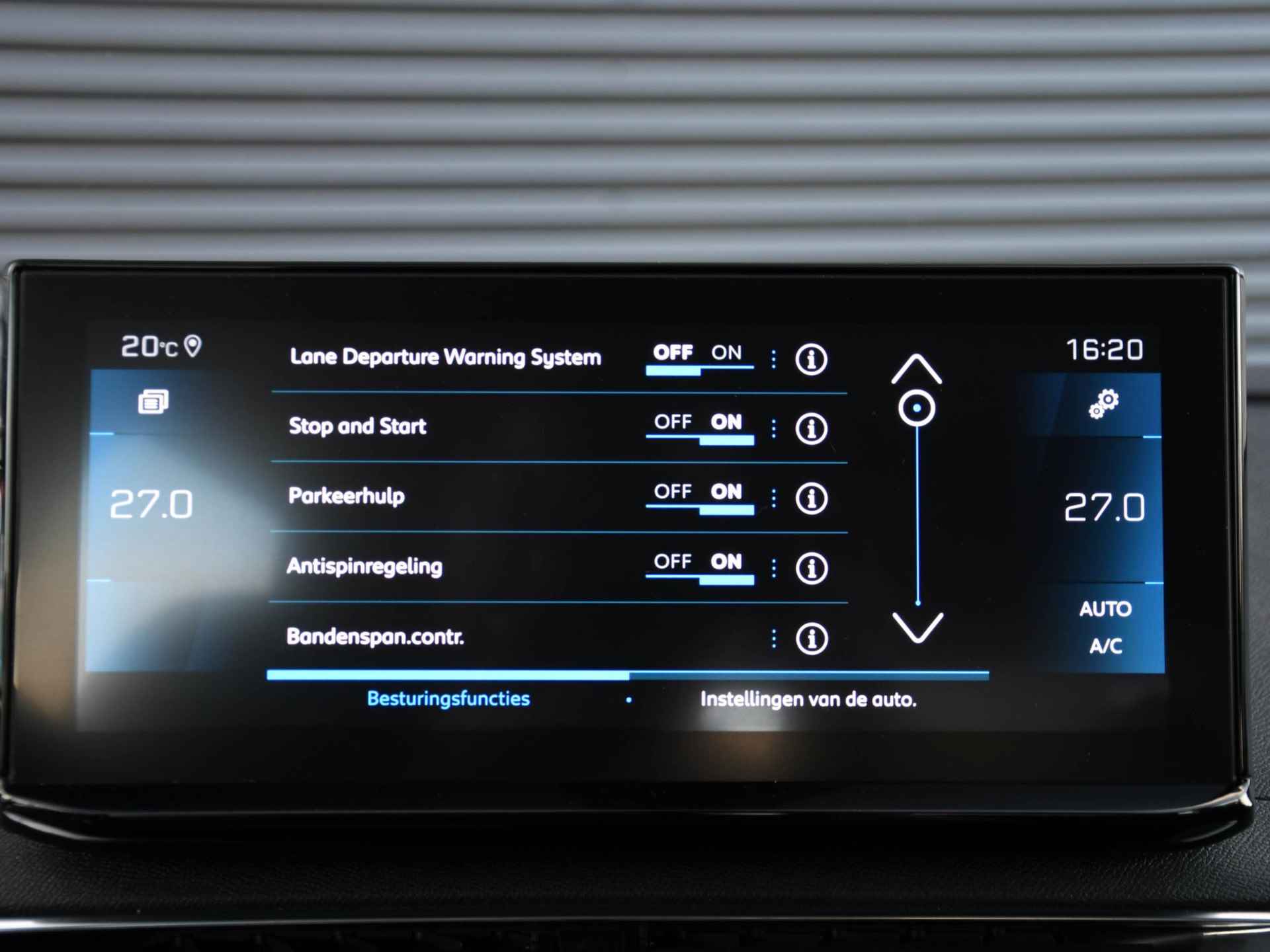 Peugeot 3008 Blue Lease Premium 1.2 PureTech 130pk Automaat NAVI | LANE DEPARTURE WARNING | CRUISE | CLIMA | PDC + CAMERA | 17''LM | DAB | USB - 18/30