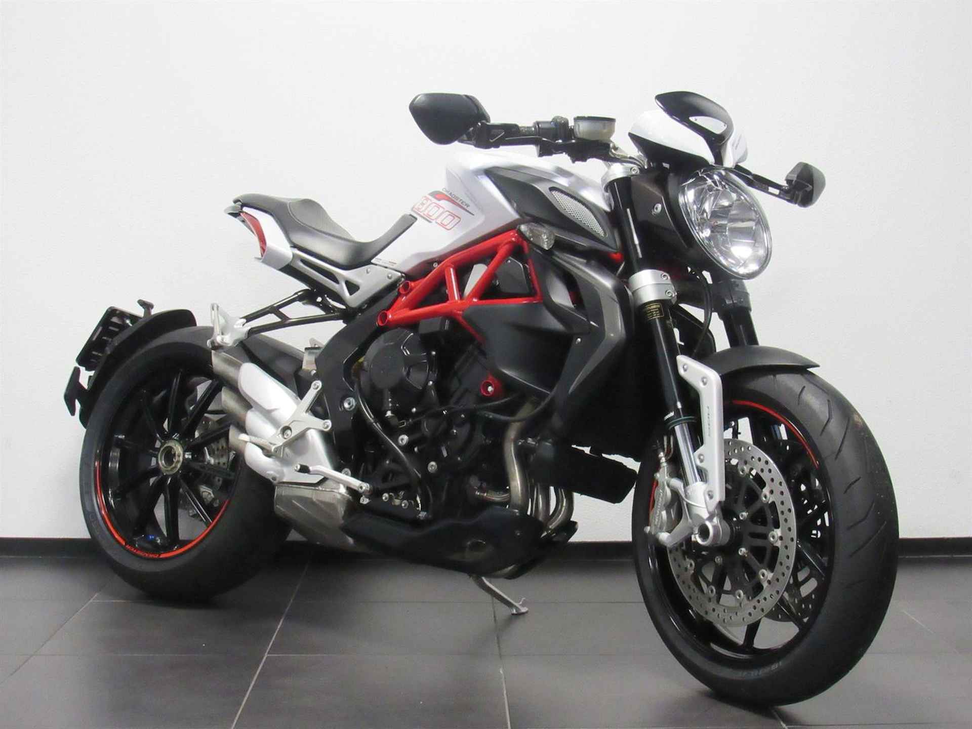 MV Agusta DRAGSTER 800 - 2016 - 2/14