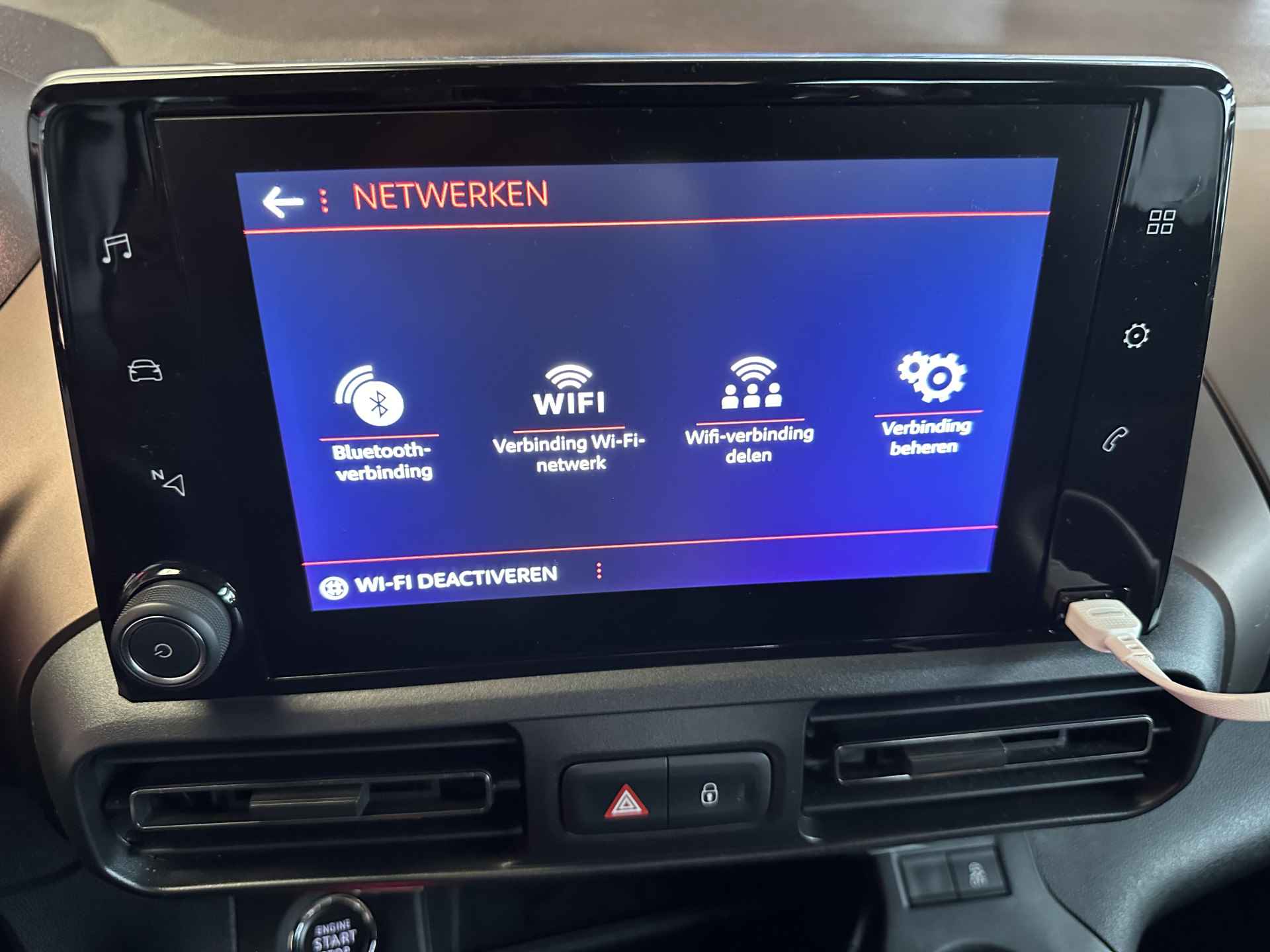 Peugeot Rifter 1.2 Puretech GT-Line | Panorama | Key-less | PDC | Wireless charging | Carplay | Winter-pakket | 17' | Interesse, Proefrit? Bel of app met: 06-24 28 28 42 - 25/41