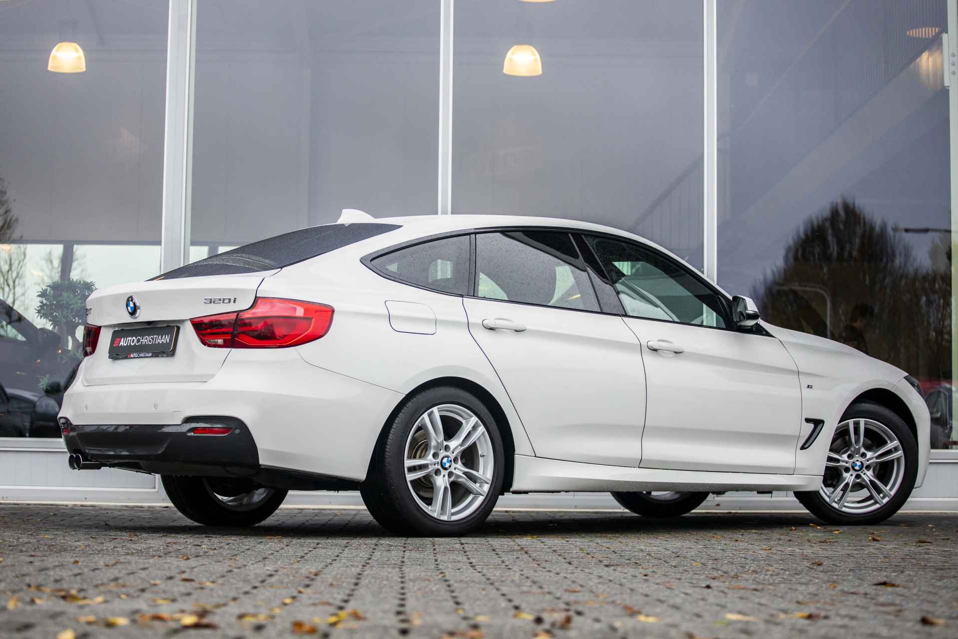 BMW 3-serie Gran Turismo 320i High Executive M-Sport | Automaat | NL Auto | Harman Kardon | Camera - 2/43