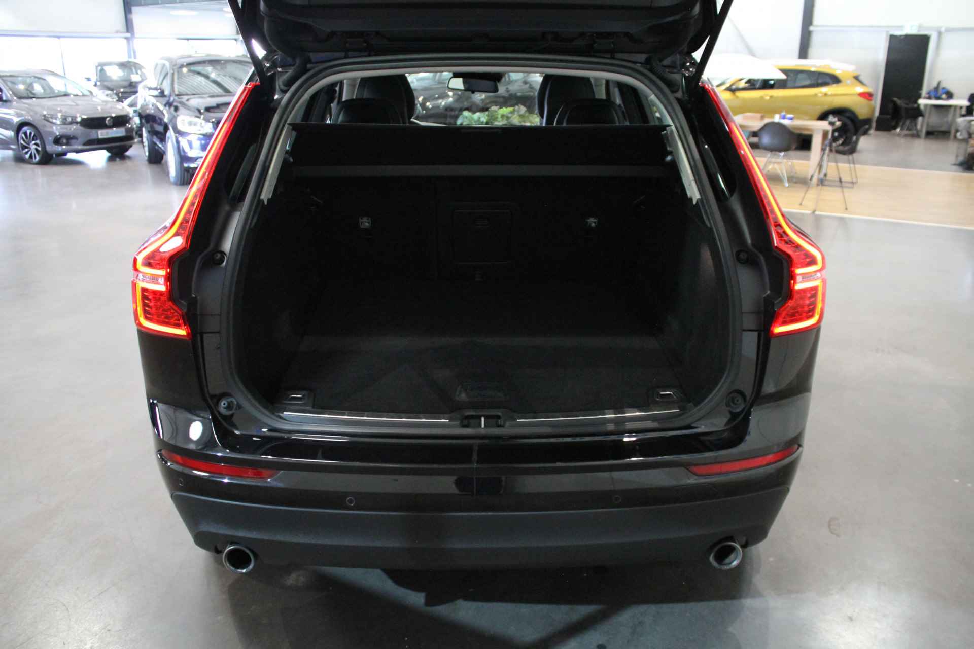 Volvo XC60 2.0 D4 AWD Momentum | Automaat | Navigatie | Airconditioning - 28/28