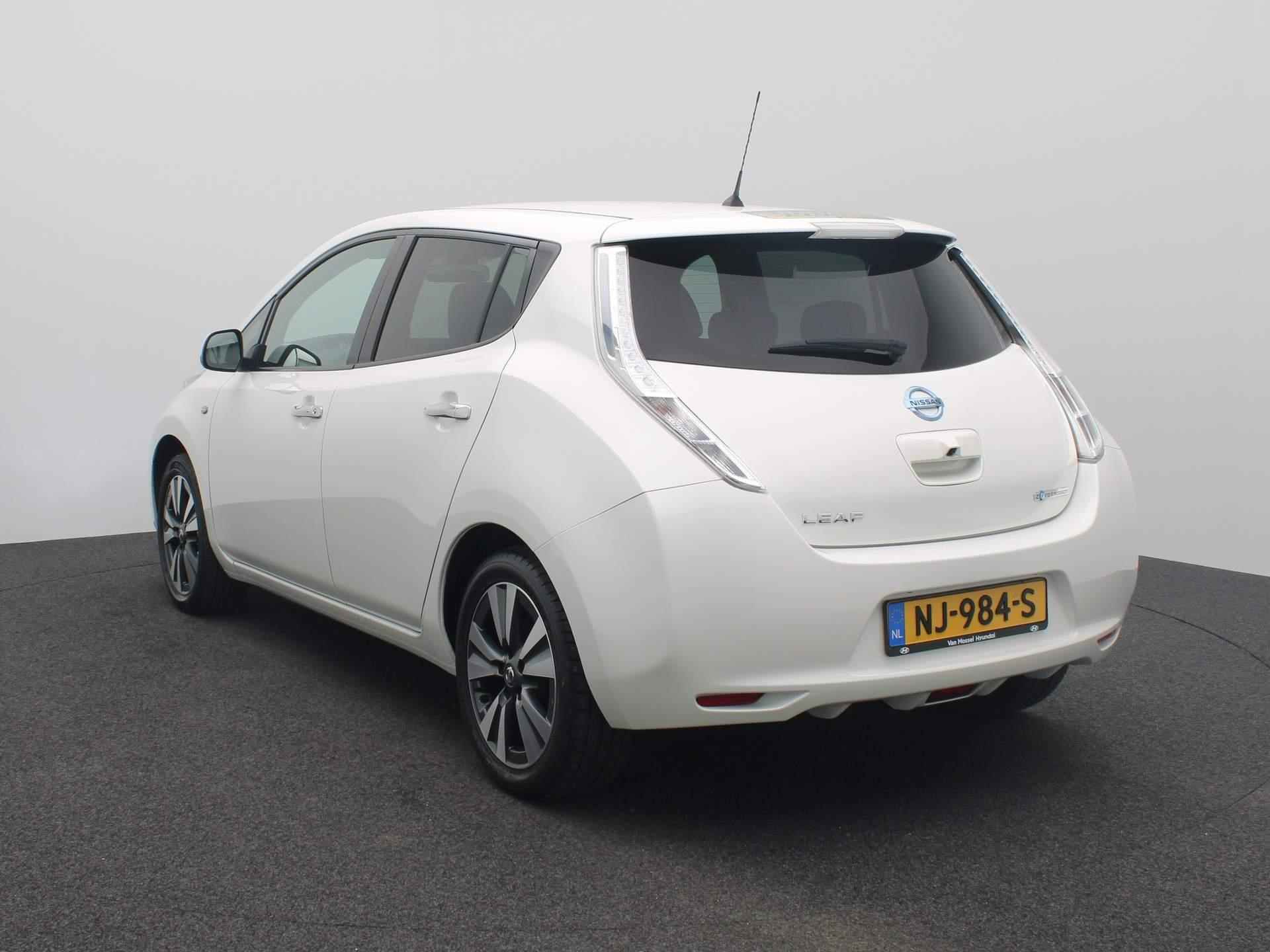 Nissan LEAF Tekna 30 kWh Airco | Navigatie | Achteruitrijcamera | Cruise Control Leren Bekleding | - 2/46