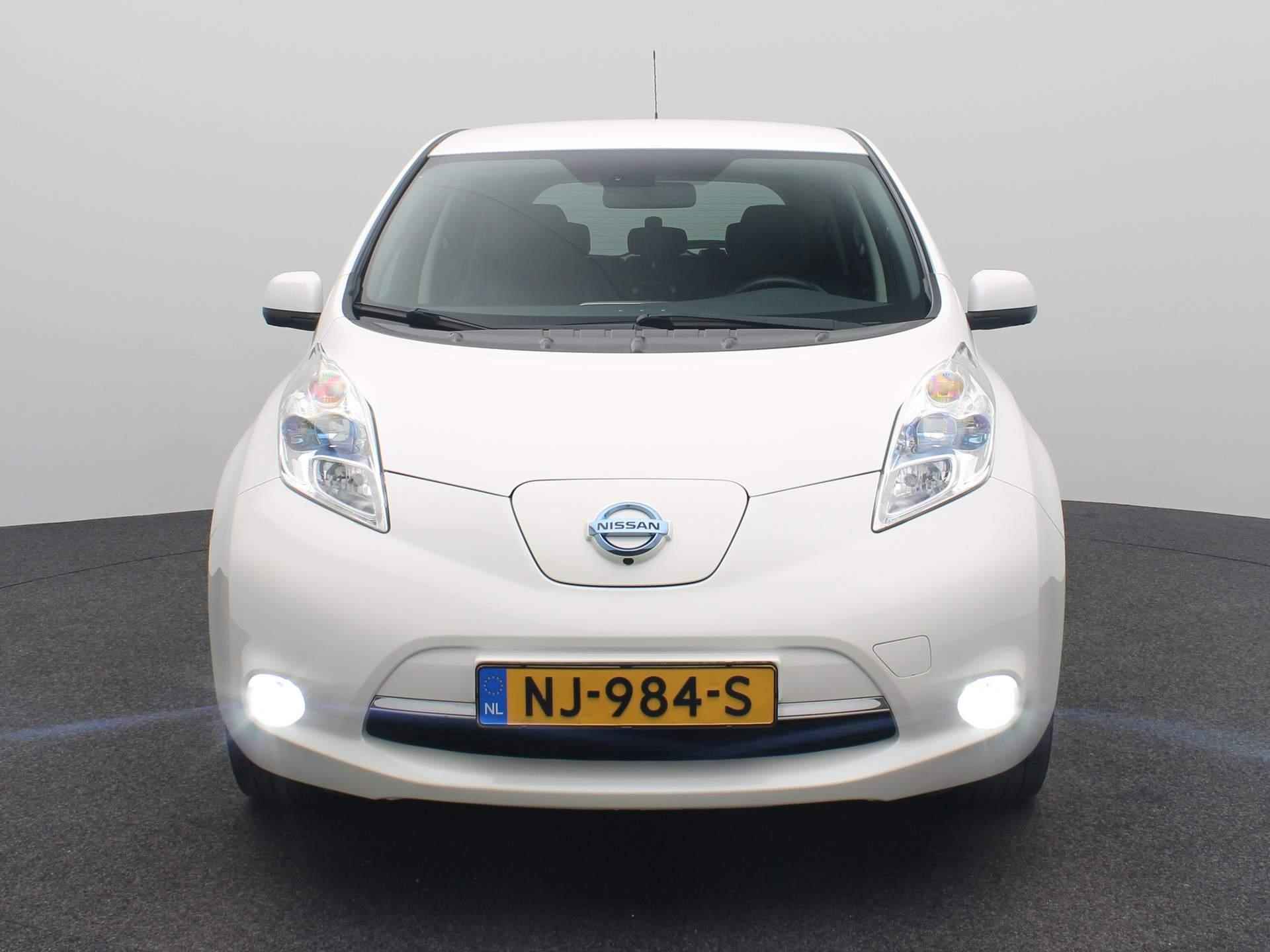 Nissan LEAF Tekna 30 kWh Airco | Navigatie | Achteruitrijcamera | Cruise Control Leren Bekleding | - 3/46