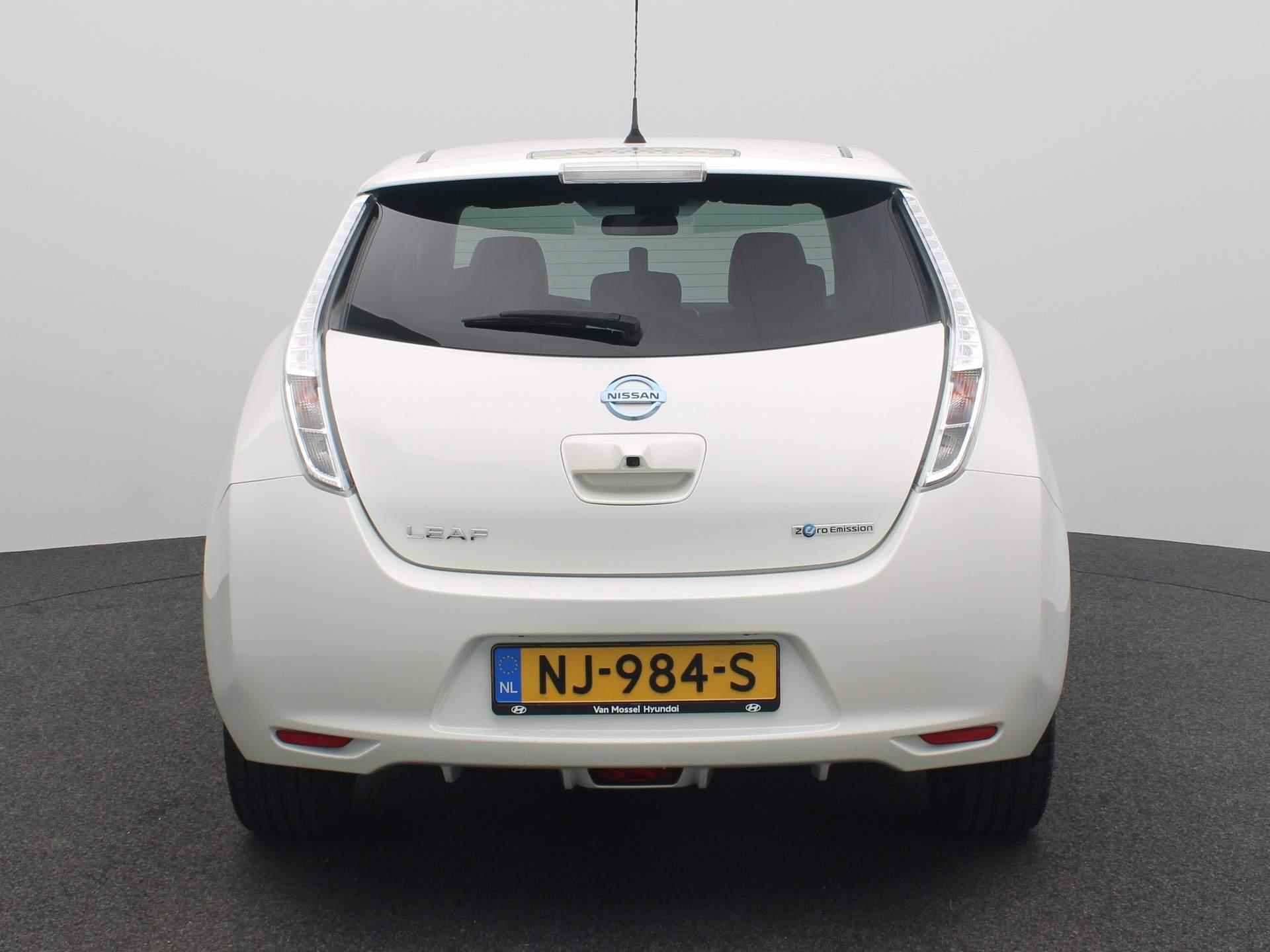 Nissan LEAF Tekna 30 kWh Airco | Navigatie | Achteruitrijcamera | Cruise Control Leren Bekleding | - 5/46