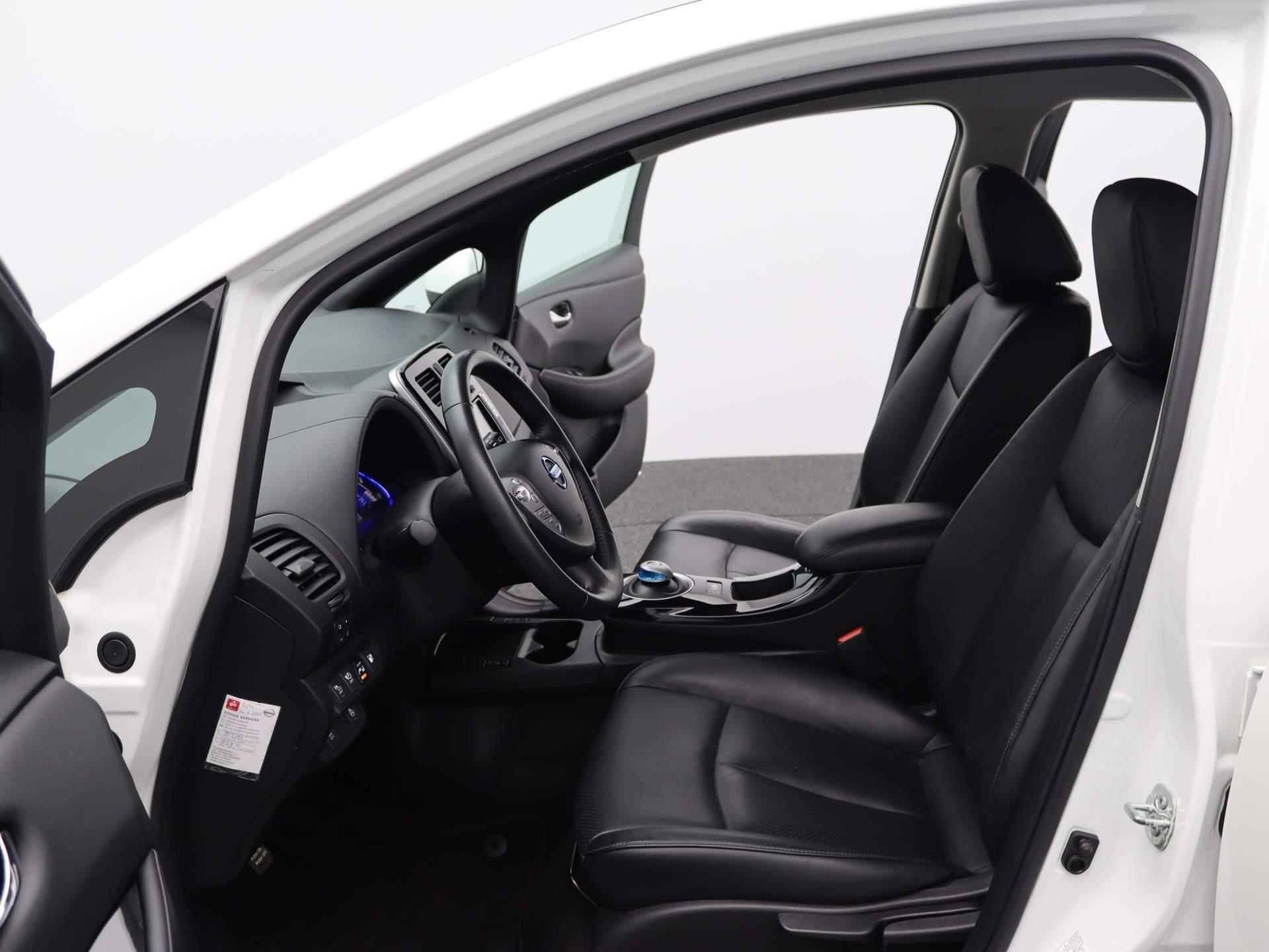 Nissan LEAF Tekna 30 kWh Airco | Navigatie | Achteruitrijcamera | Cruise Control Leren Bekleding | - 11/46