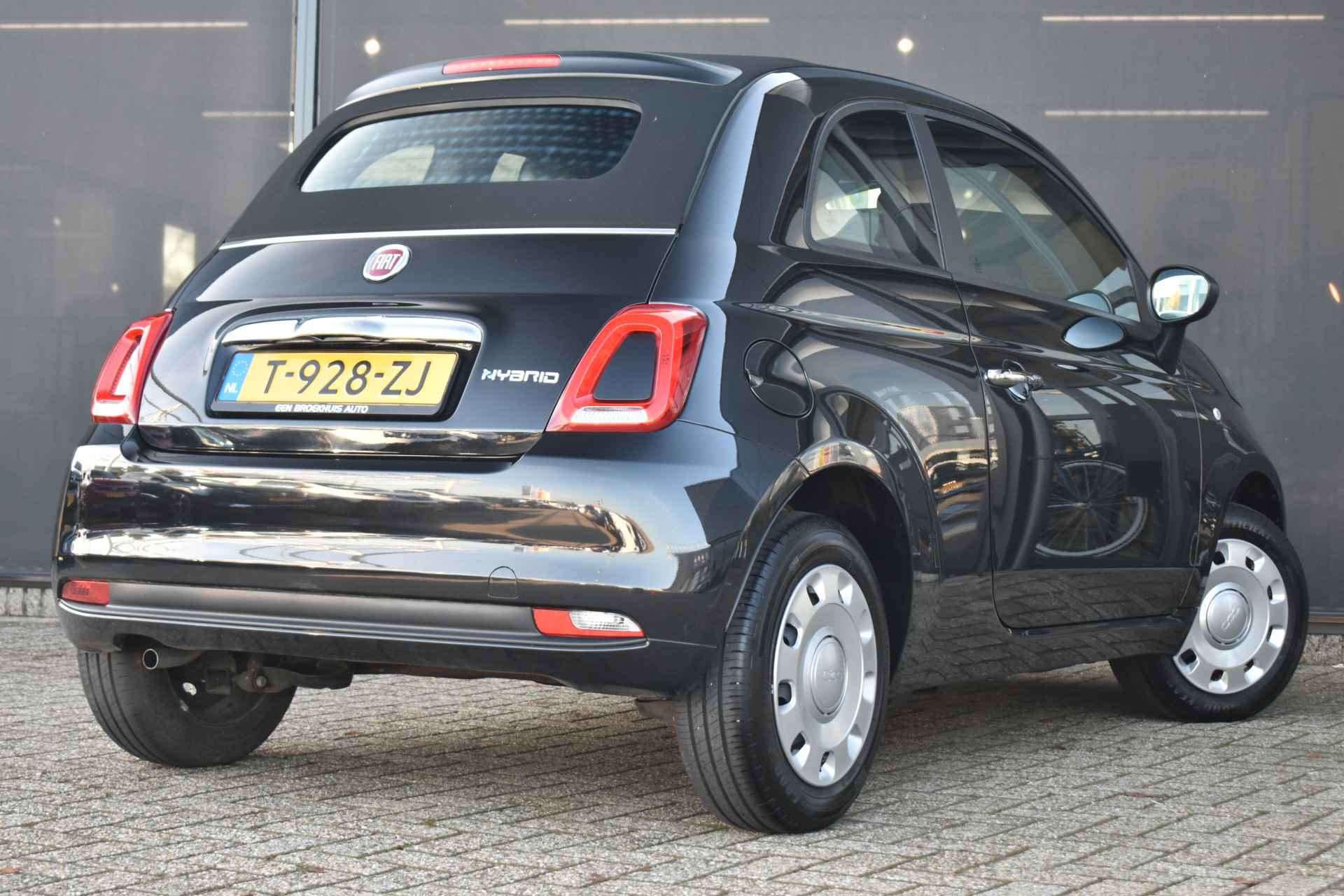 Fiat 500C 1.0 Hybrid | Navigatie by App | Nieuwstaat! | Cruise Control | Airco | Apple Carplay | Android Auto | Bluetooth-Telefoonverbindi - 3/44