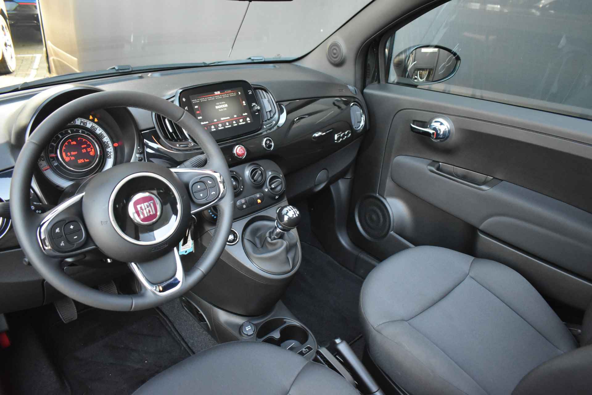 Fiat 500C 1.0 Hybrid | Navigatie by App | Nieuwstaat! | Cruise Control | Airco | Apple Carplay | Android Auto | Bluetooth-Telefoonverbindi - 9/44