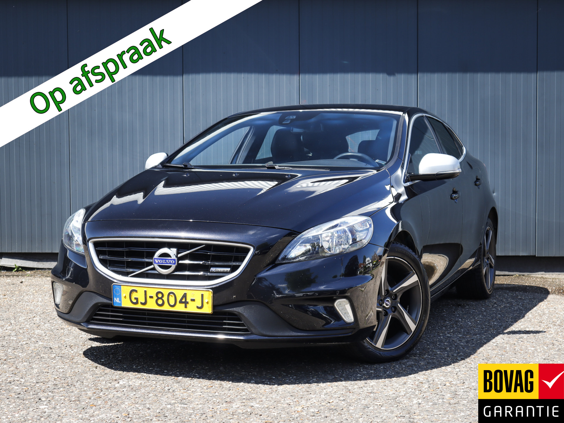 Volvo V40 1.6 T3 Summum (150 PK) Keurig-Onderh, 12-Mnd-BOVAG, NL-Auto, Navigatie, Cruisecontrol, Alarm-Klasse-3, Parkeersensoren, Leer, Bluetooth, Lm-Velgen-17Inch, Privacy-Glas, Black-Edition