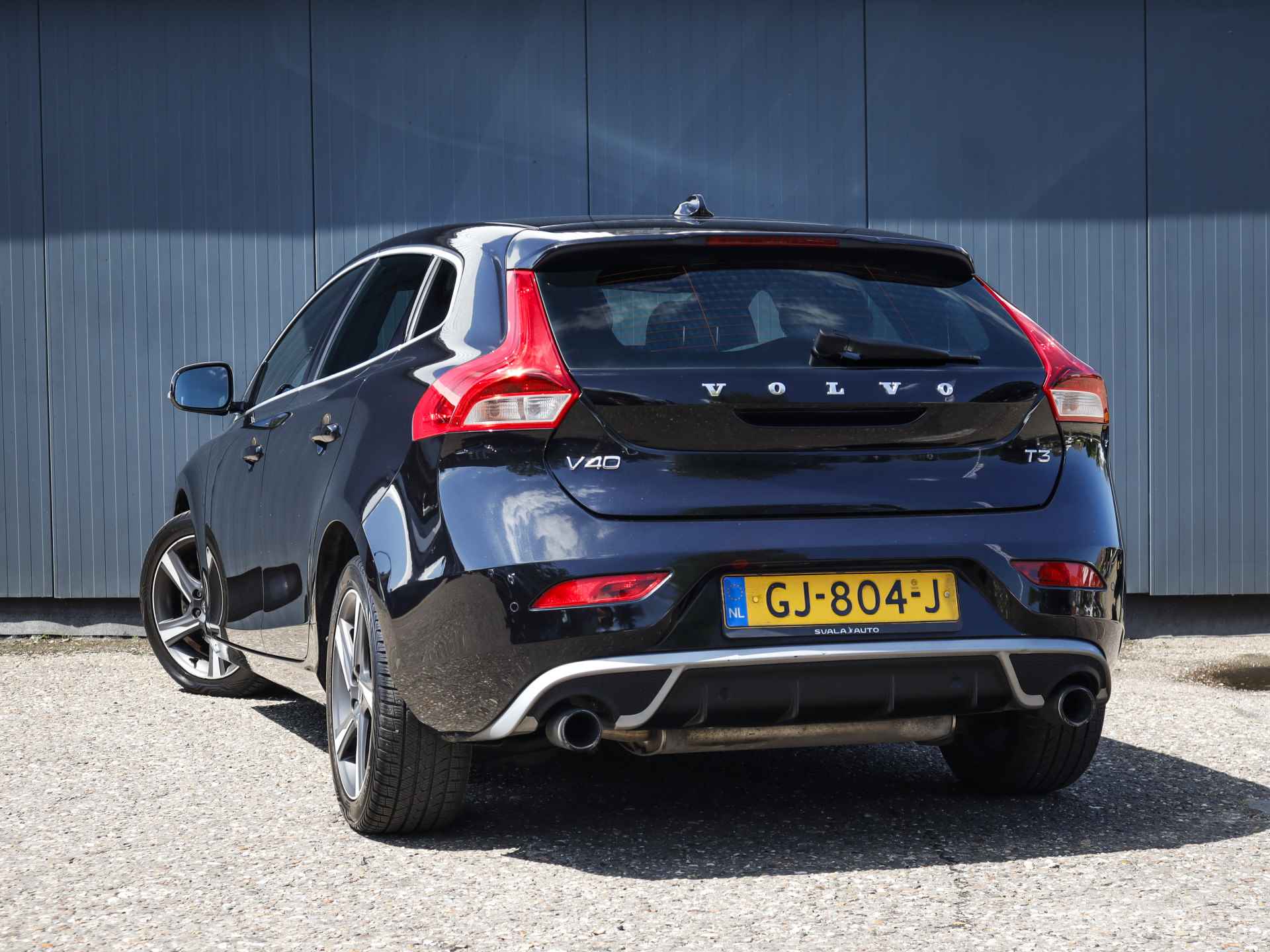 Volvo V40 1.6 T3 Summum (150 PK) Keurig-Onderh, 12-Mnd-BOVAG, NL-Auto, Navigatie, Cruisecontrol, Alarm-Klasse-3, Parkeersensoren, Leer, Bluetooth, Lm-Velgen-17Inch, Privacy-Glas, Black-Edition - 30/33