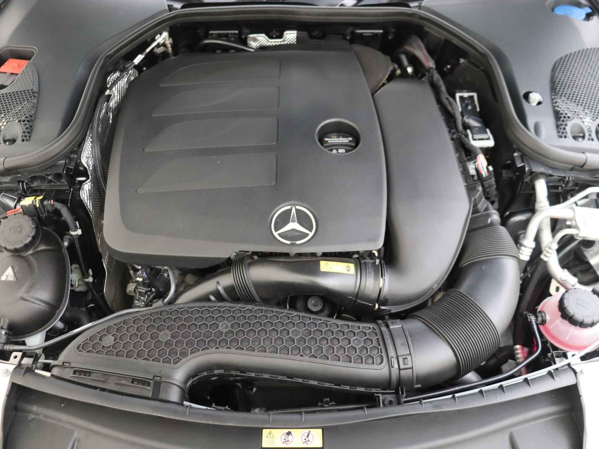 Mercedes-Benz E-klasse Coupé 300 AMG Line / Premium Plus/ Panoramadak/ Memory/ Burmester/ Stoelverwarming- & ventilatie - 3/35