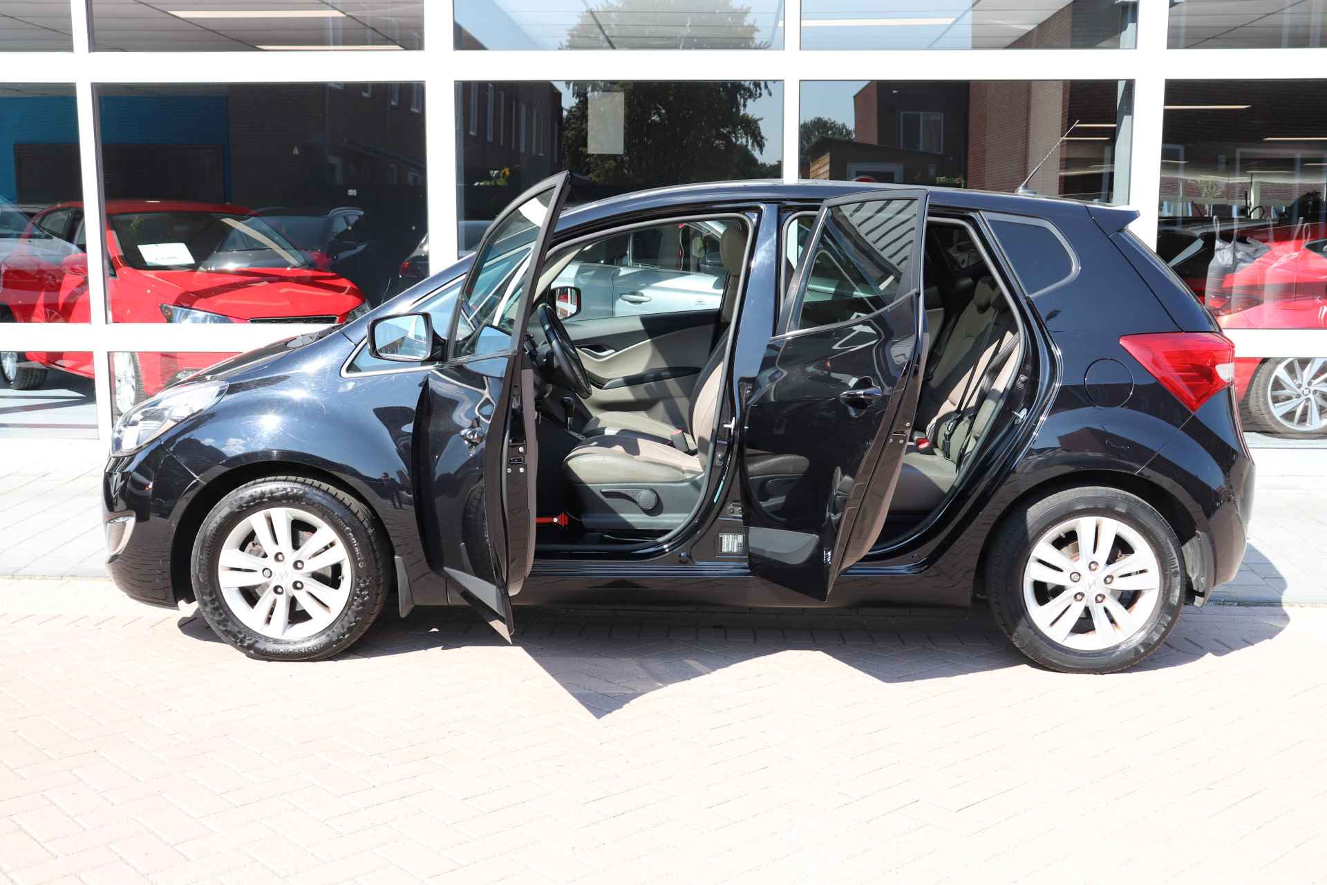 Hyundai ix20 1.6i i-Catcher automaat. lage km stand! Panoramadak, navigatie. - 10/31