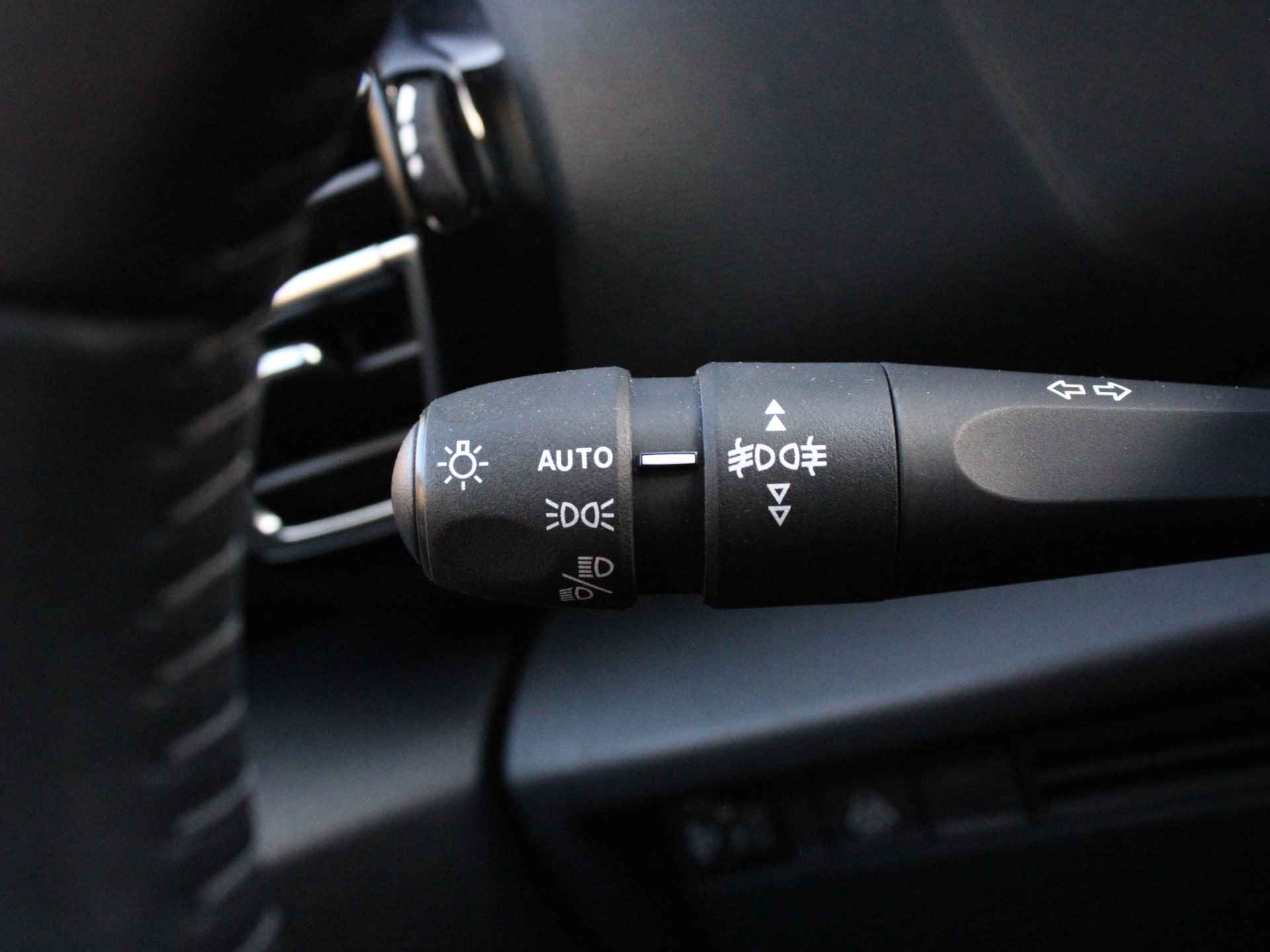 Citroën C4 1.2 Puretech 100PK Feel Navigatie, Parkeersensoren Achter, Cruise Control, Climate Control, Led Koplampen - 16/32