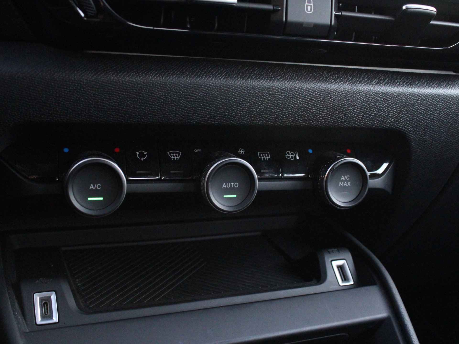 Citroën C4 1.2 Puretech 100PK Feel Navigatie, Parkeersensoren Achter, Cruise Control, Climate Control, Led Koplampen - 26/32