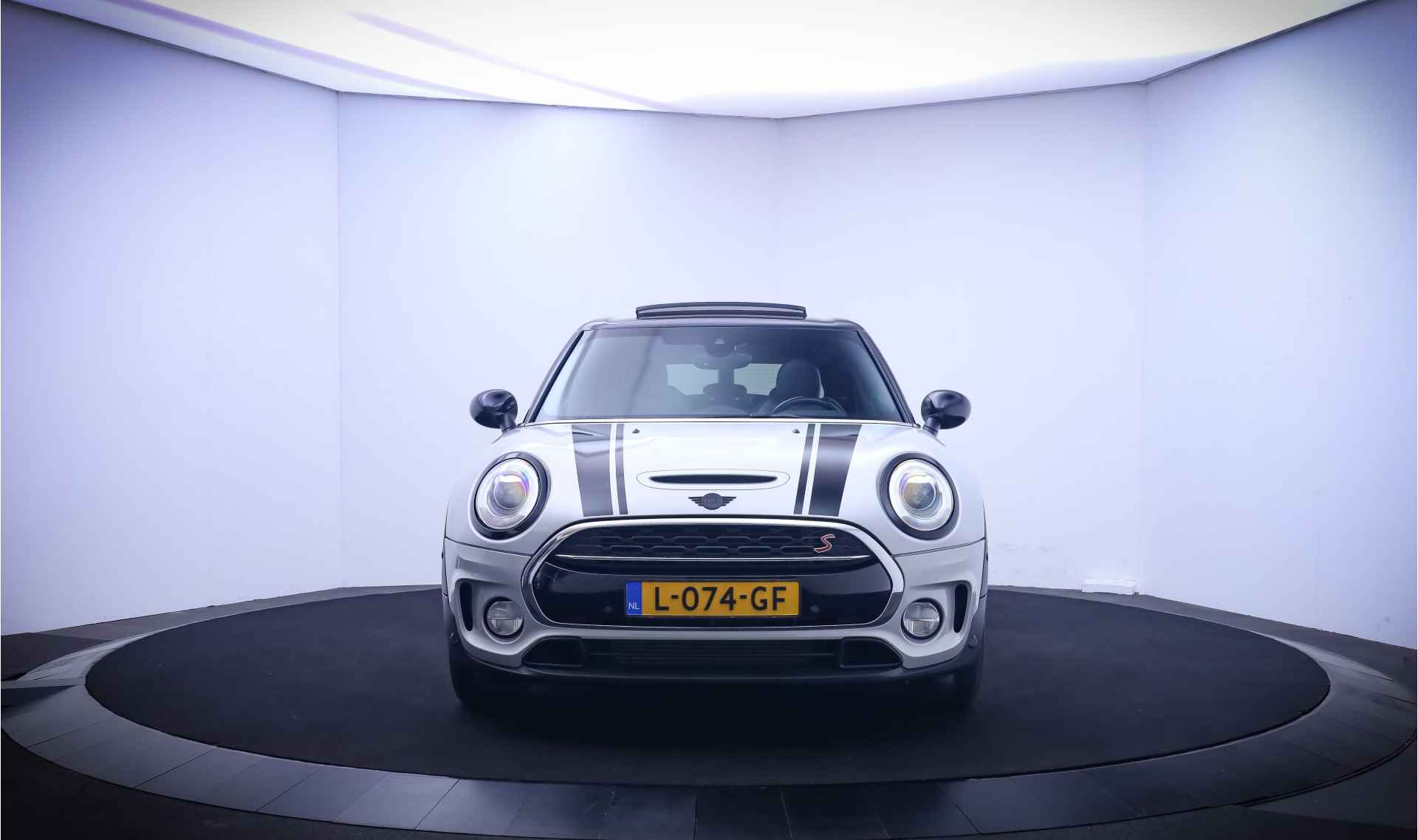 MINI Clubman 2.0 192Pk Cooper S Chili PANO/HARMAN KARDON/LED/ADAPTIVE CRUISE/HEAD UP/NAVI/STOELVERW./CAMERA/LEDER/DAB+/LMV - 2/27