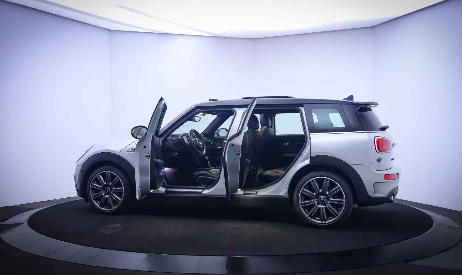 MINI Clubman 2.0 192Pk Cooper S Chili PANO/HARMAN KARDON/LED/ADAPTIVE CRUISE/HEAD UP/NAVI/STOELVERW./CAMERA/LEDER/DAB+/LMV - 8/27