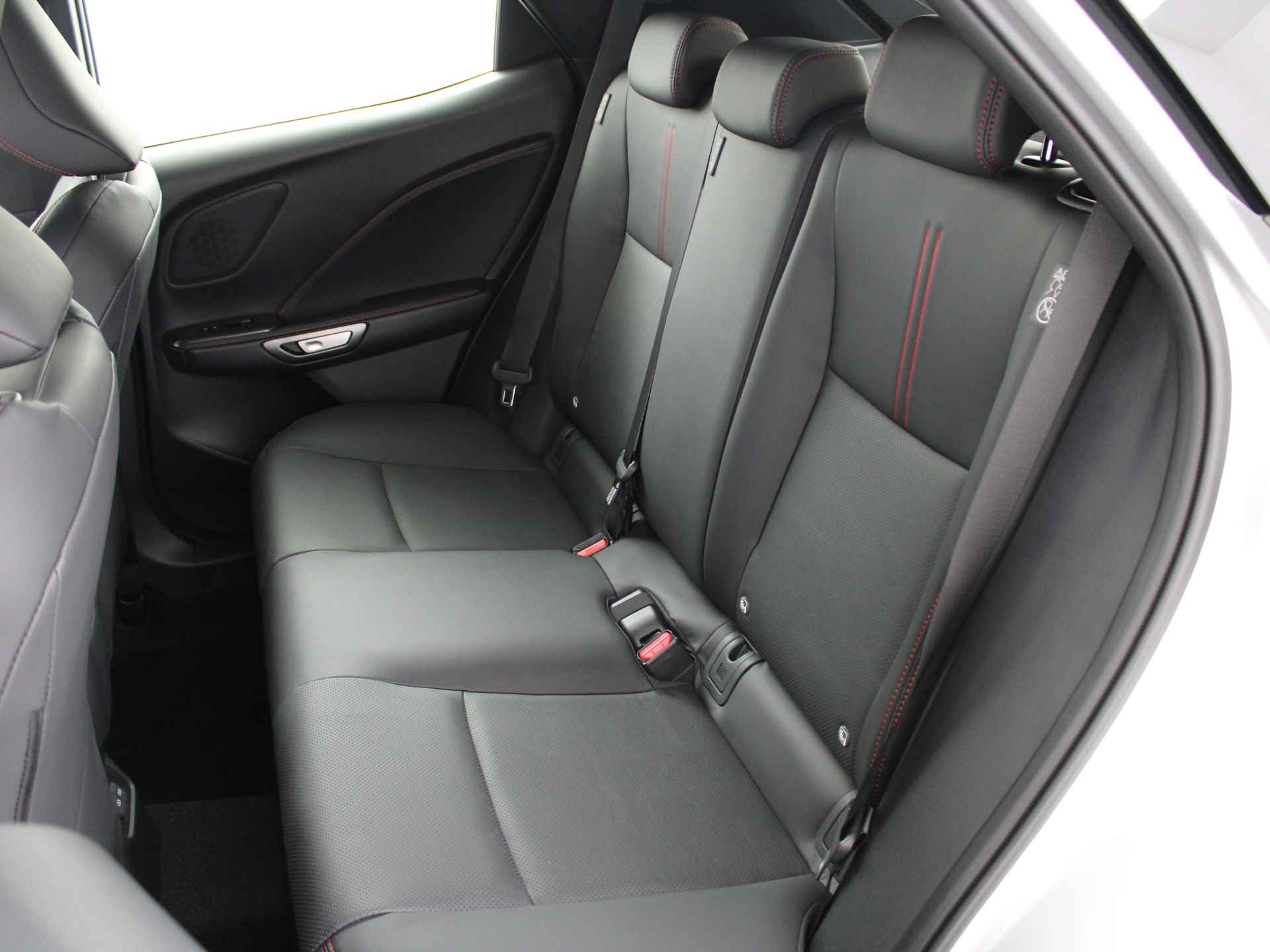 Lexus LBX Elegant | Leder | Stoel- en stuurverwarming | Park Assist | Lexus Link Pro Multimedia | - 20/48