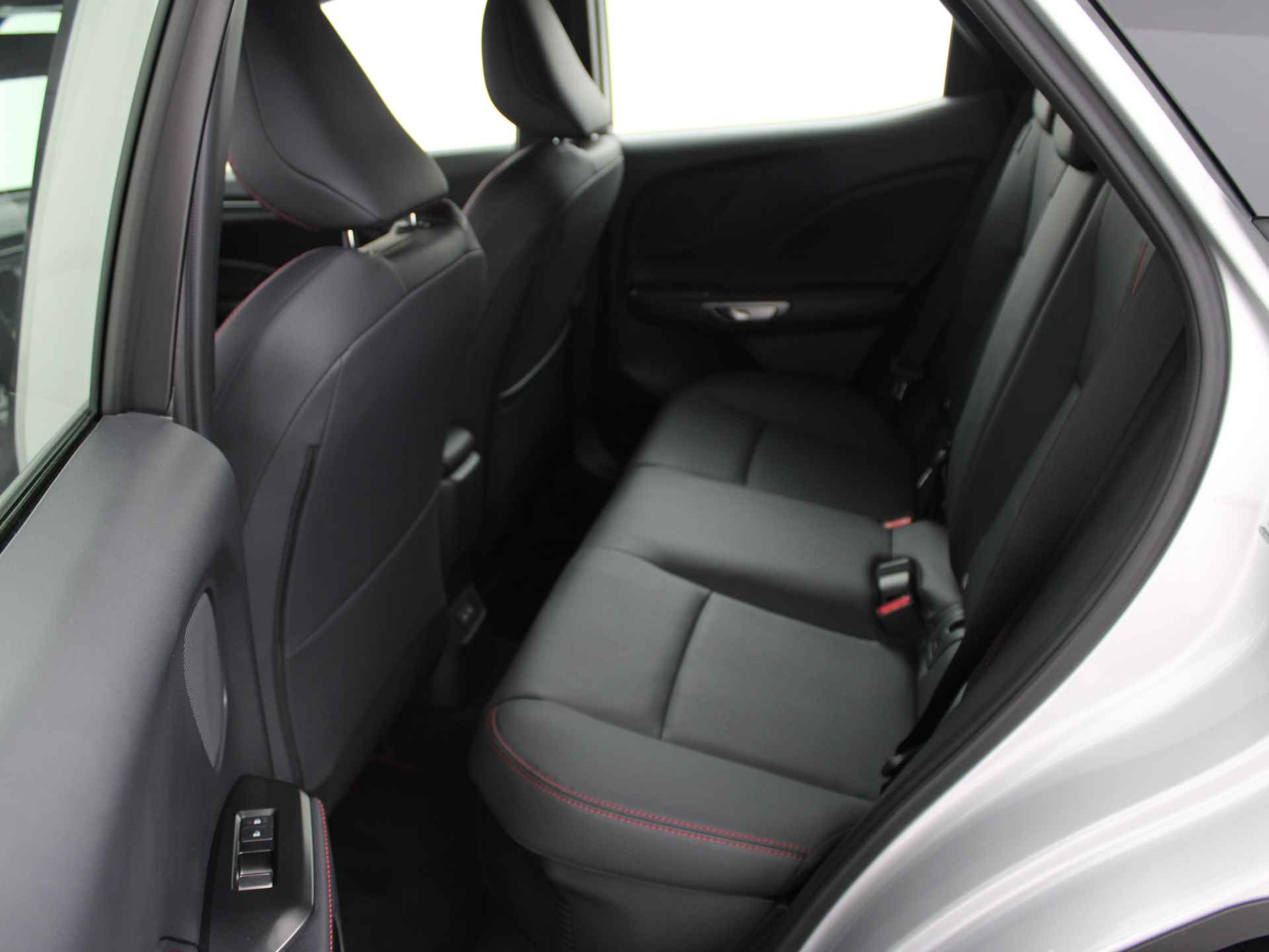 Lexus LBX Elegant | Leder | Stoel- en stuurverwarming | Park Assist | Lexus Link Pro Multimedia | - 31/48