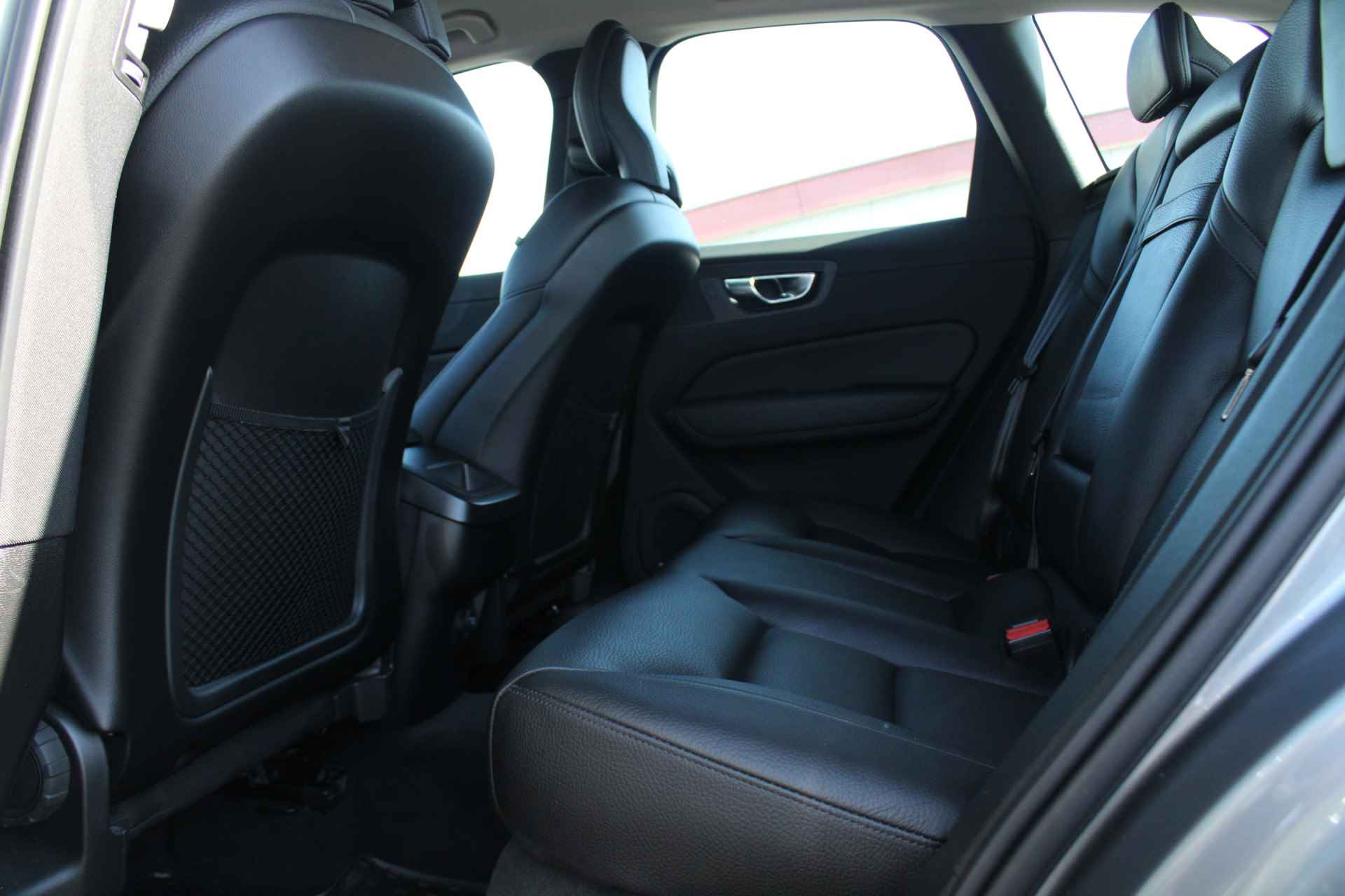 Volvo XC60 2.0 T4 Inscription Automaat Cruise en Climate Control, Lederen Bekleding, Navigatie, Parkeersensoren Voor en Achter - 10/40