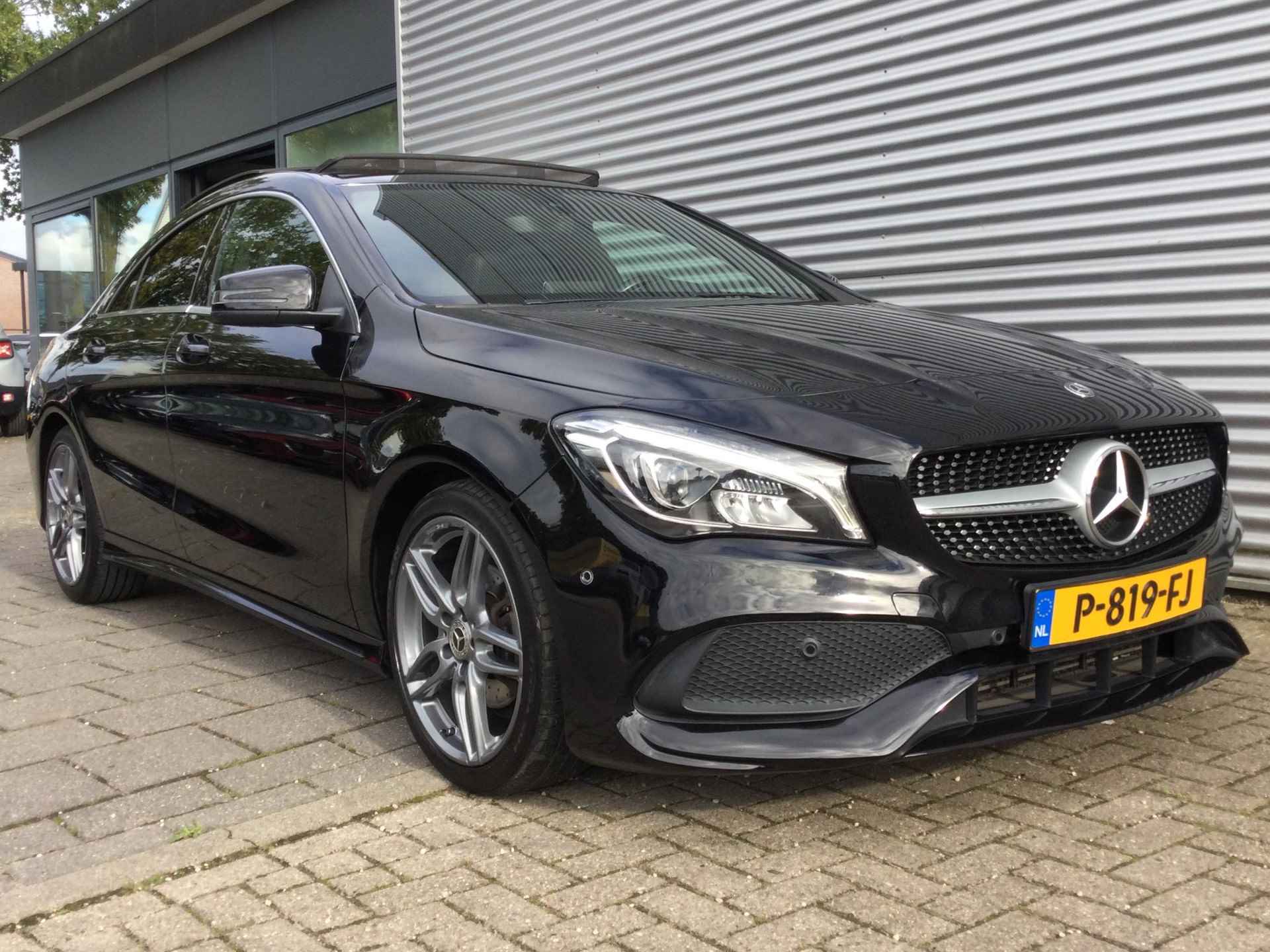 Mercedes-Benz CLA-klasse 180 Ambition AMG-Pakket | LED | Cruise | PDC | - 4/35