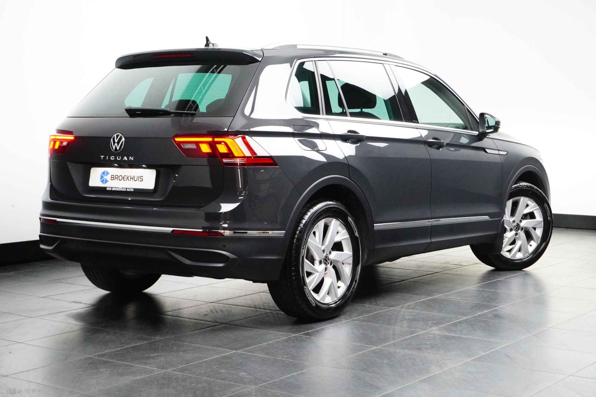 Volkswagen Tiguan 1.5 TSI 150PK DSG-7 Life + | TREKHAAK | CAMERA | STOEL + STUURVERW. - 5/27