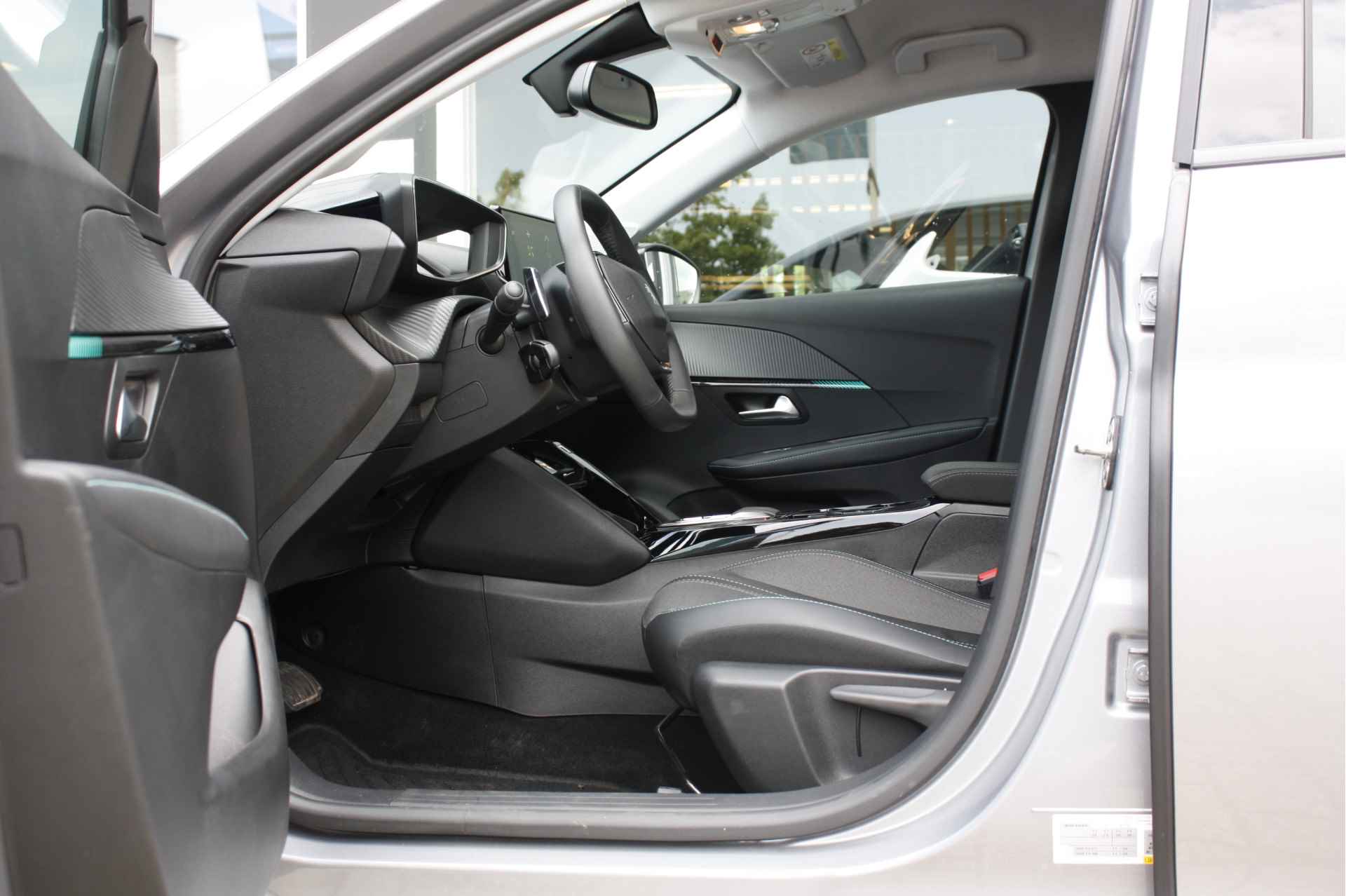 Peugeot 208 1.2 PureTech Allure Pack | Navi | Automaat | Keyless | Privacyglas | Camera - 12/40