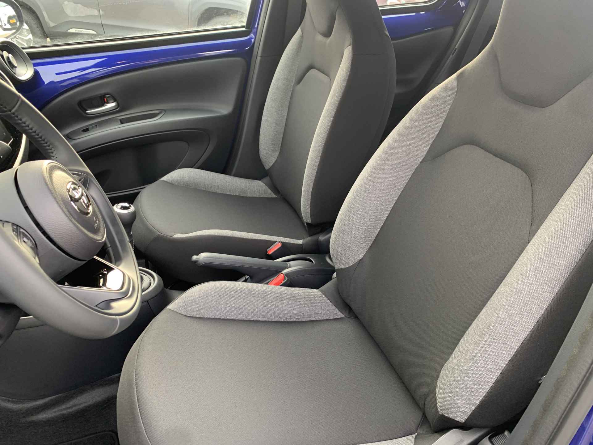Toyota Aygo X 1.0 VVT-i MT Play NL Auto Nieuw UIT VOORRAAD! SNEL RIJDEN - 7/18