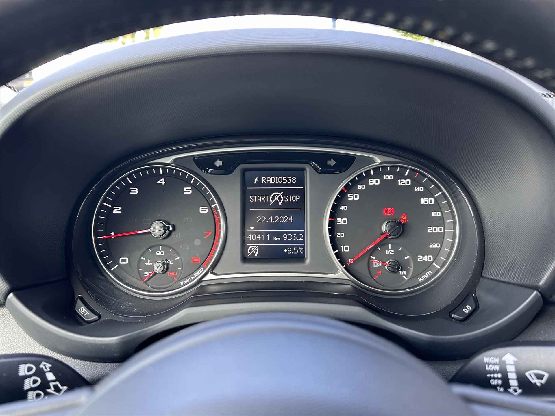 Audi A1 1.0 TFSI 95pk Adrenalin I Navigatie I S-line pakket | Verwarmbare buitenspiegels | Mooi audio systeem | - 3/40
