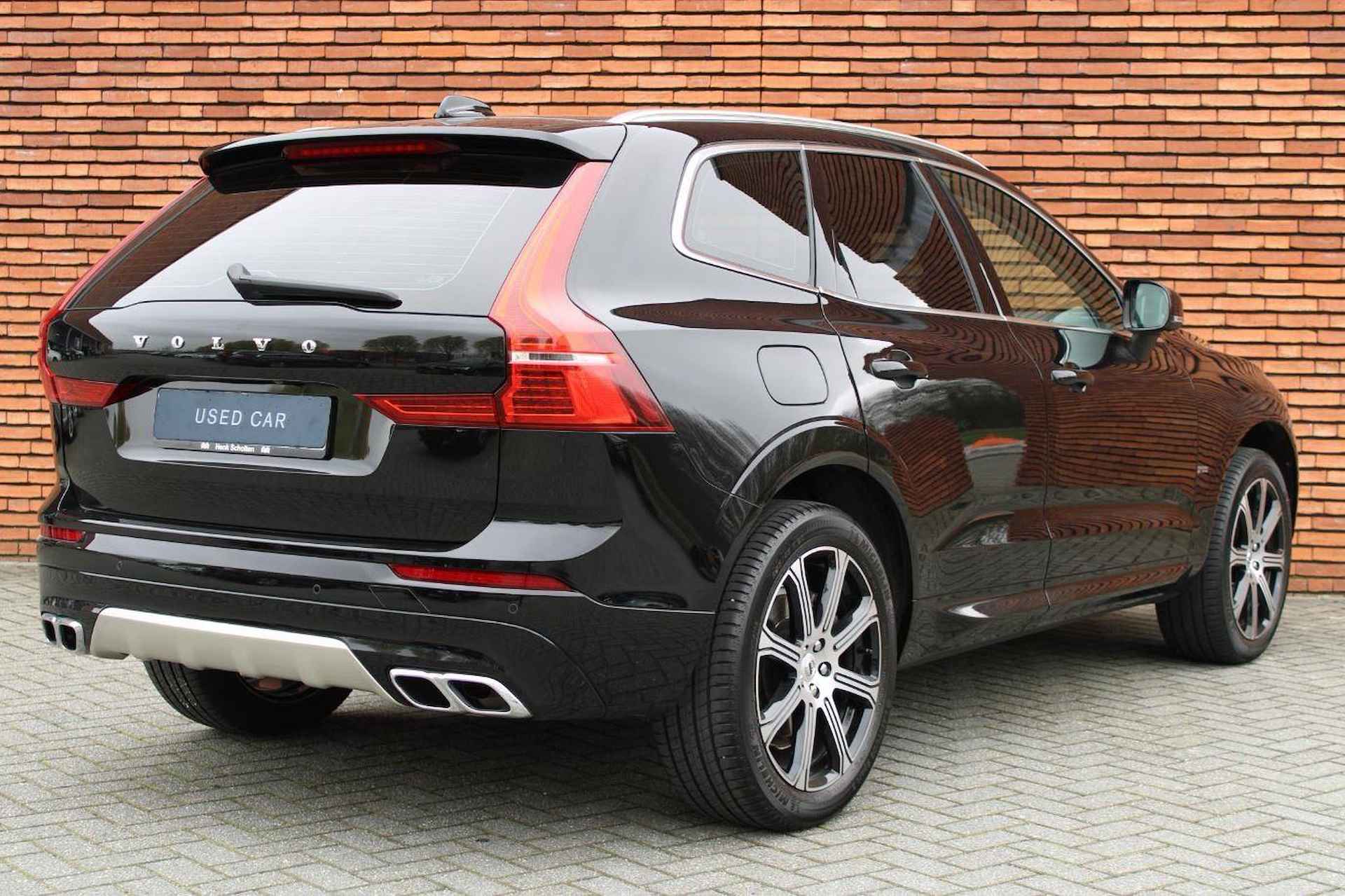 Volvo XC60 T5 AUT8 250PK Momentum, Trekhaak, Styling Kit, 360 Graden Camera, Adaptieve Cruise Control, BLIS Dodehoekdetectie, Verwarmbare Voorstoelen, 20'' Lichtmetalen Velgen, Navigatie, Climate Control, Bluetooth Telefonie & Multimedia - 2/24