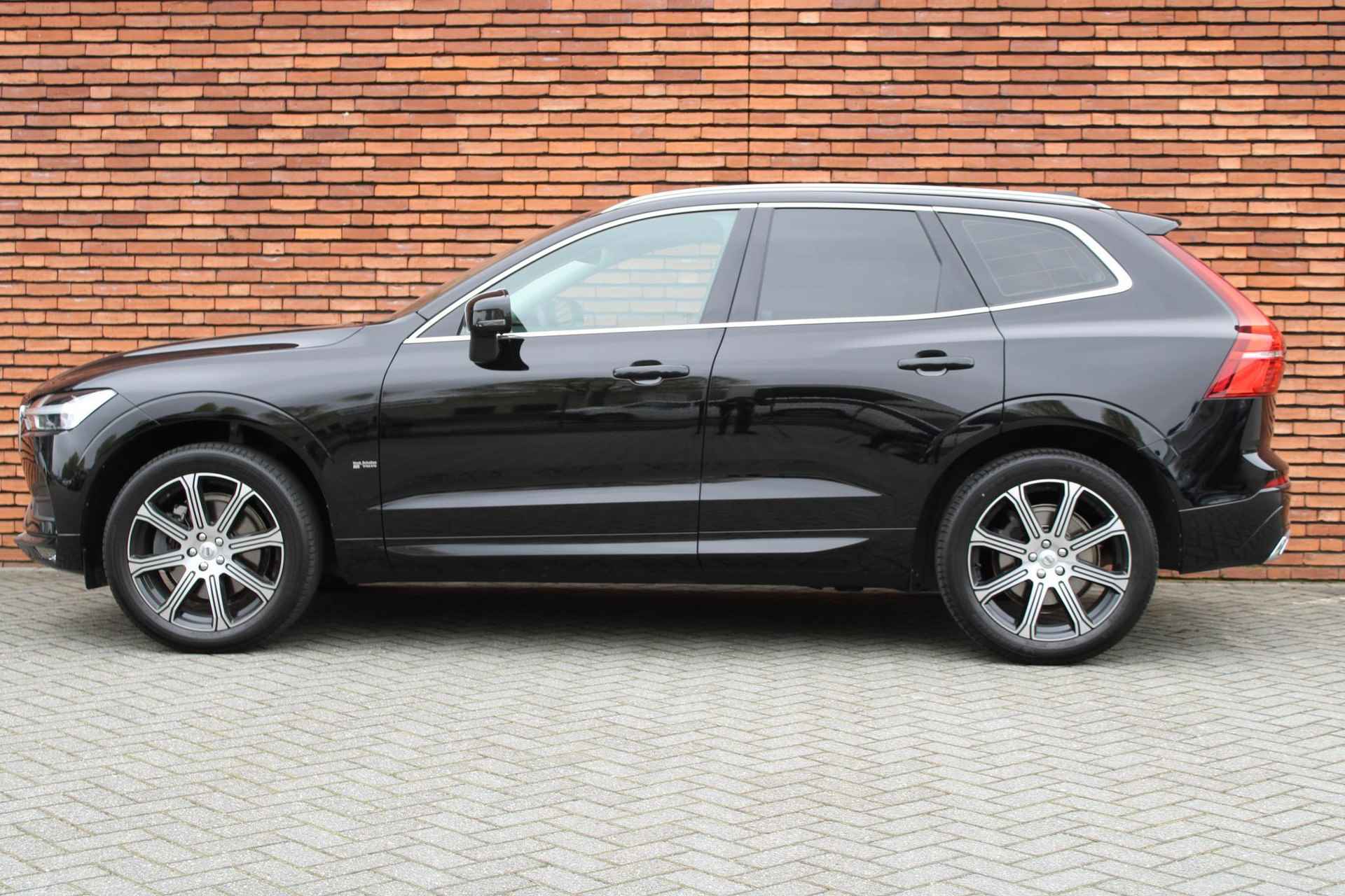 Volvo XC60 T5 AUT8 250PK Momentum, Trekhaak, Styling Kit, 360 Graden Camera, Adaptieve Cruise Control, BLIS Dodehoekdetectie, Verwarmbare Voorstoelen, 20'' Lichtmetalen Velgen, Navigatie, Climate Control, Bluetooth Telefonie & Multimedia - 8/24